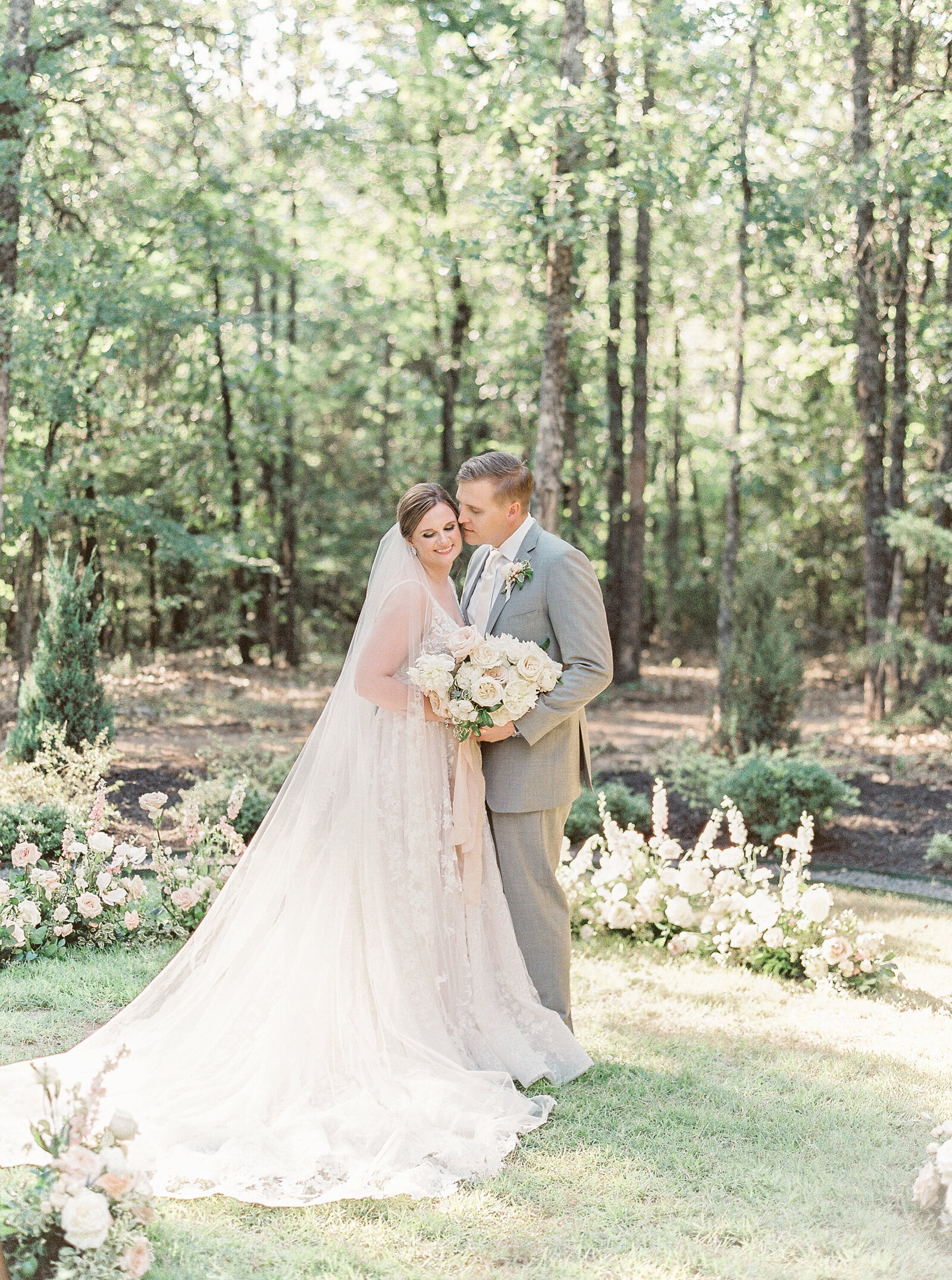 White Sparrow Barn_Lindsay and Scott_Madeline Trent Photography-0099