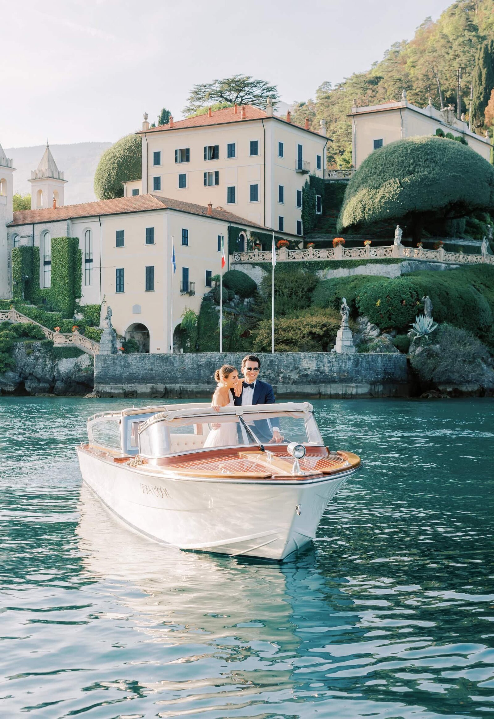 Destination Wedding Photographer Anna Lundgren in Stockholm Wedding in Lake Como boat elopement_070