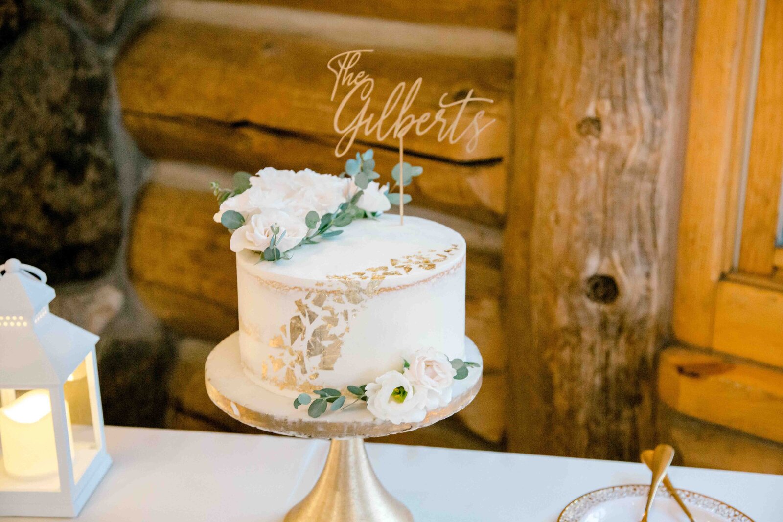 Minimalist wedding cake