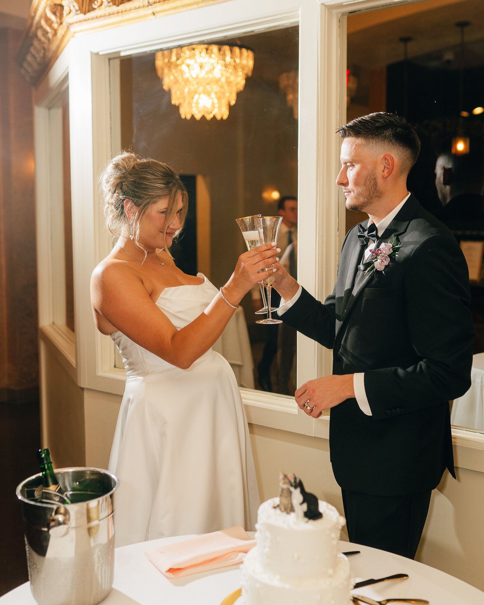Corby Intercontinental Hotel Kansas City Wedding Plaza-213