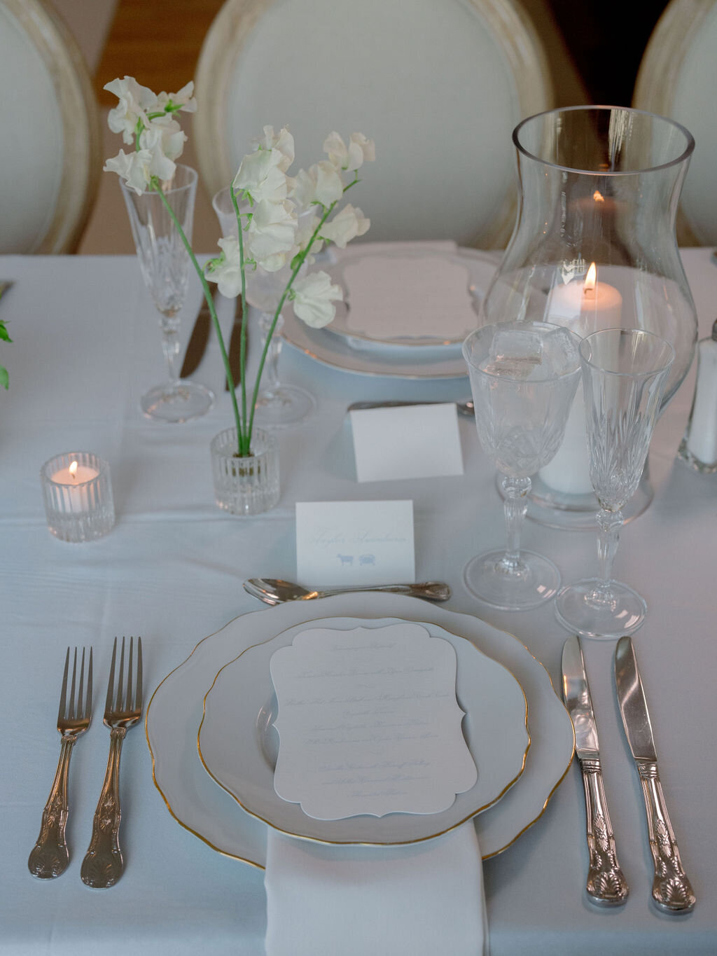 48Kate Campbell Floral The Oaks waterfront summer wedding by Julie Livingston photo