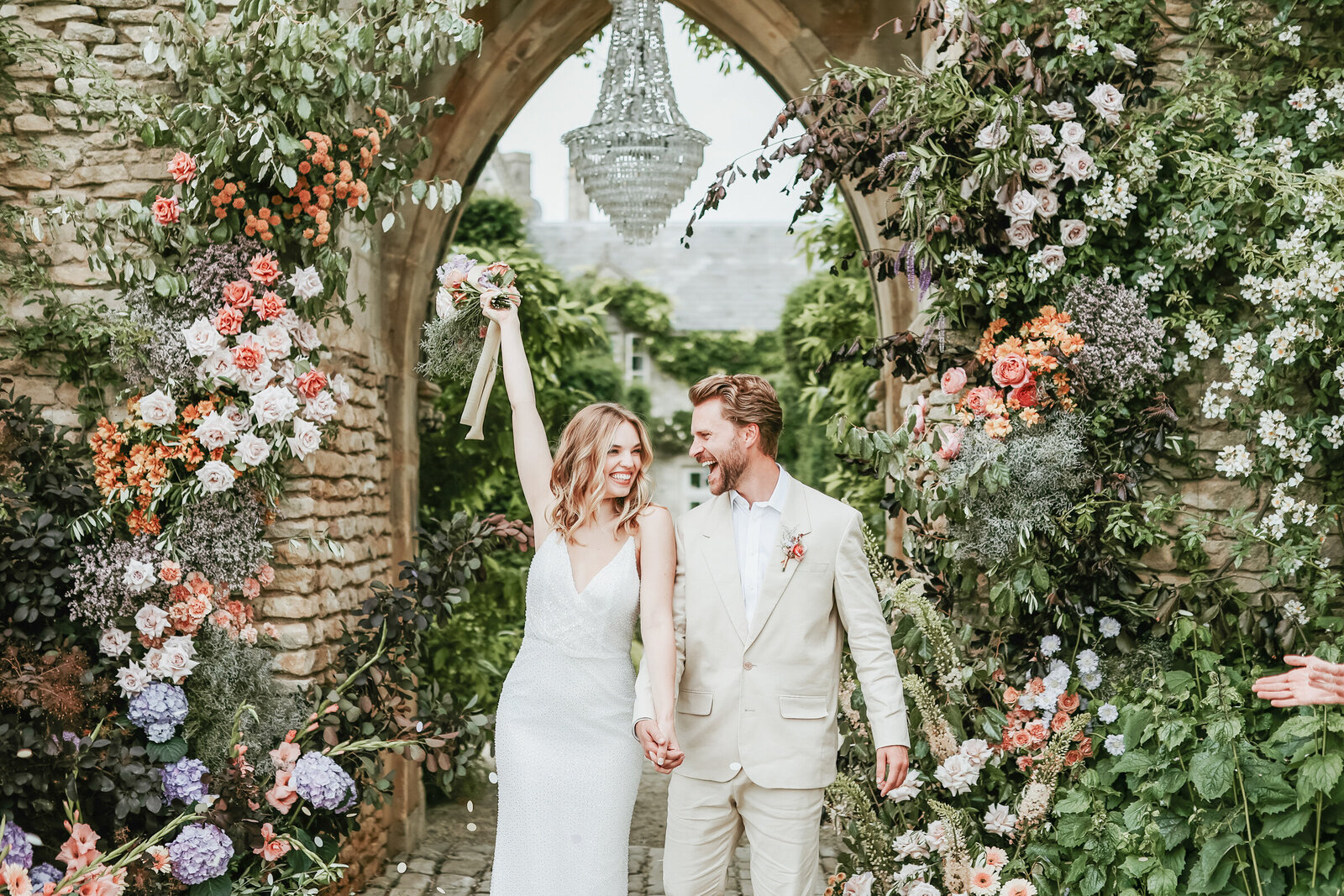 Euridge-Manor-wedding-celebrating