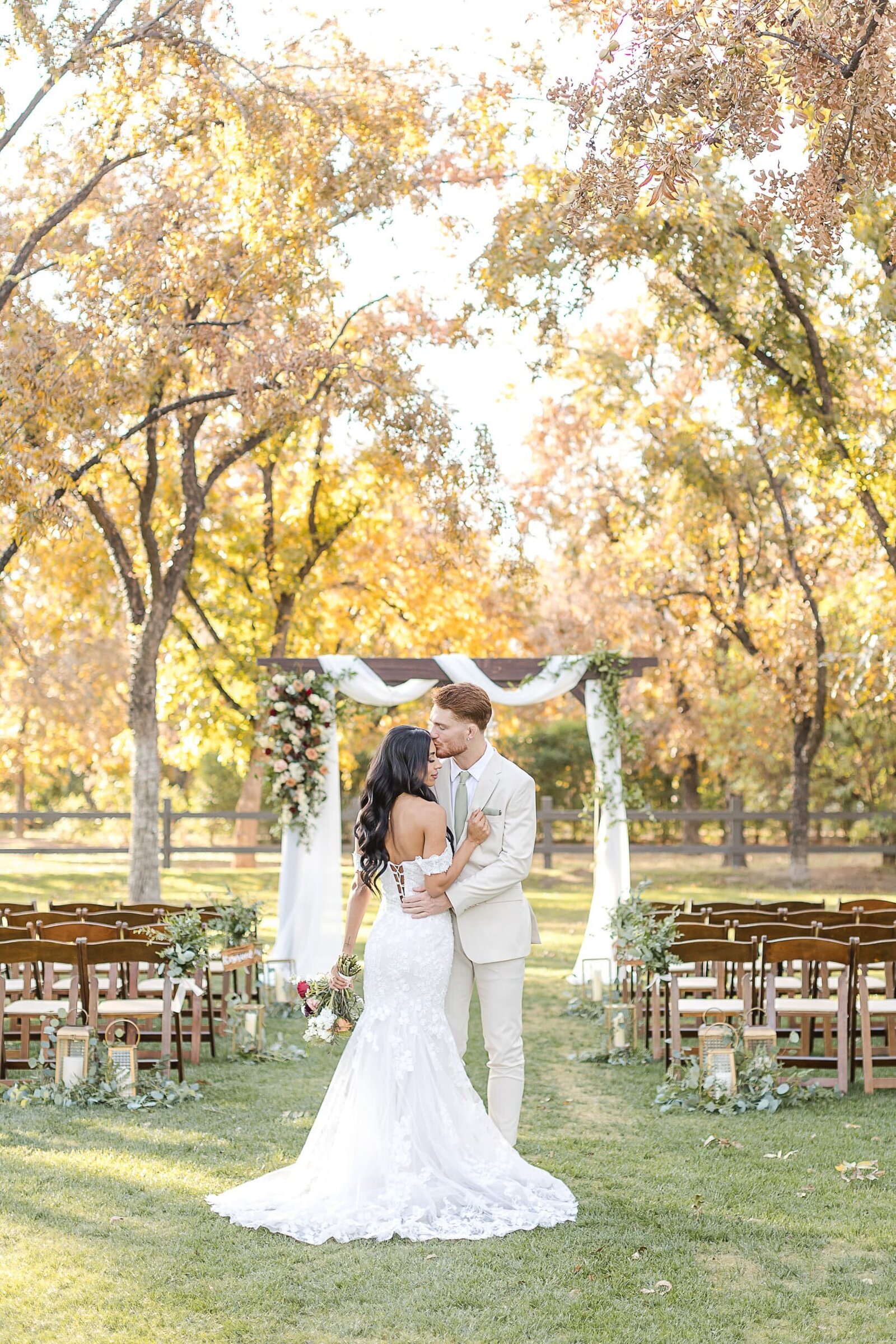 Phoenix-Wedding-Photographer-and-Videographer-Venue-at-the-Grove-ClaWed-1194