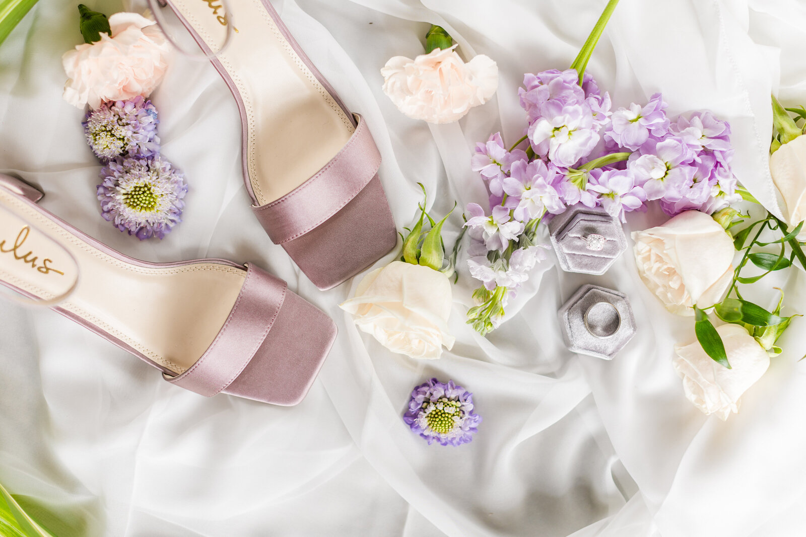 Shades of purple bridal details