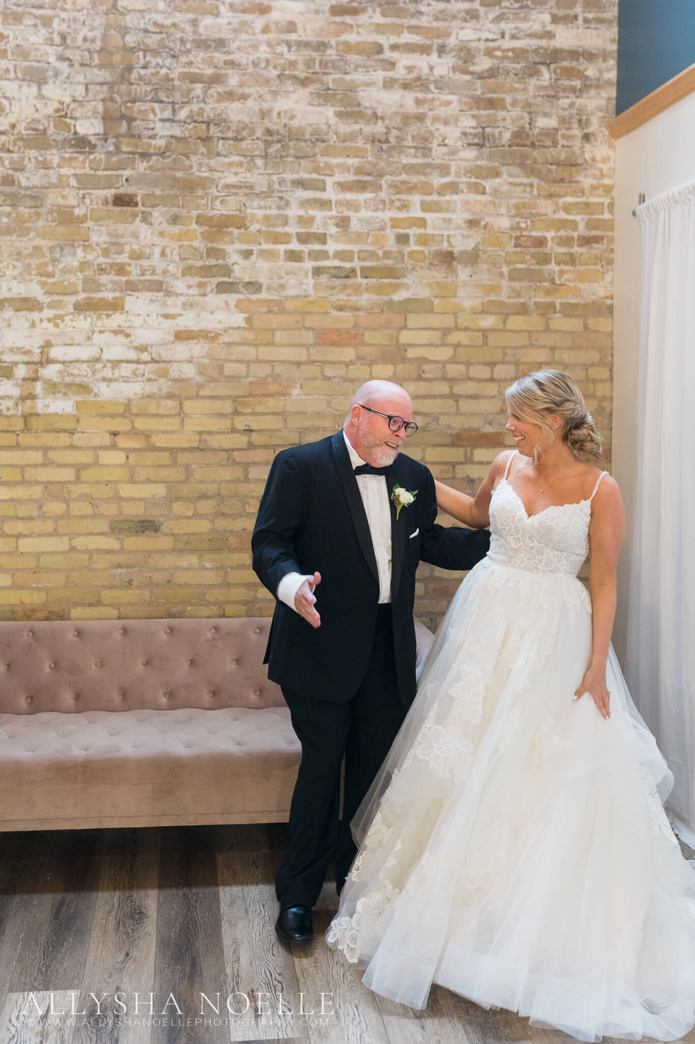 Wedding-at-The-Factory-on-Barclay-in-Milwaukee-0131