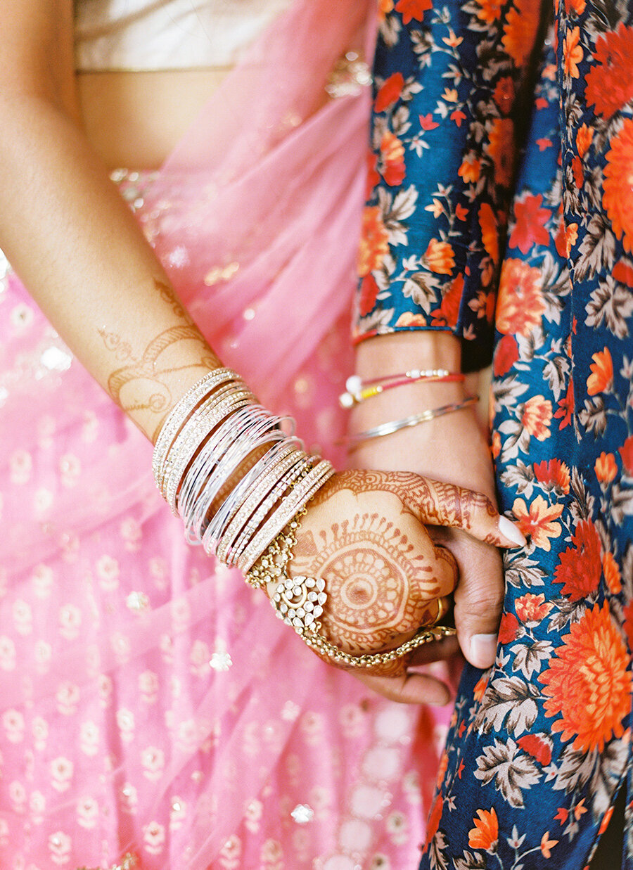 037-sean-cook-wedding-photography-indian-detail-mehndi