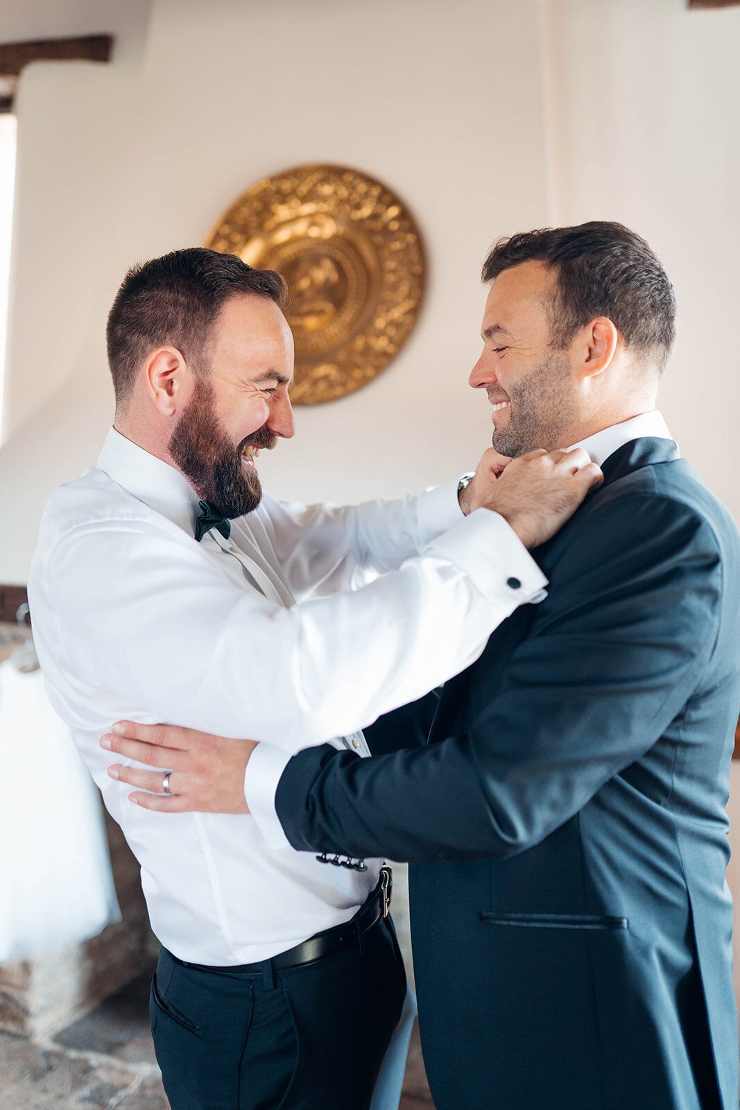 groom-during-morning-preparations-at-old-gore-wedding