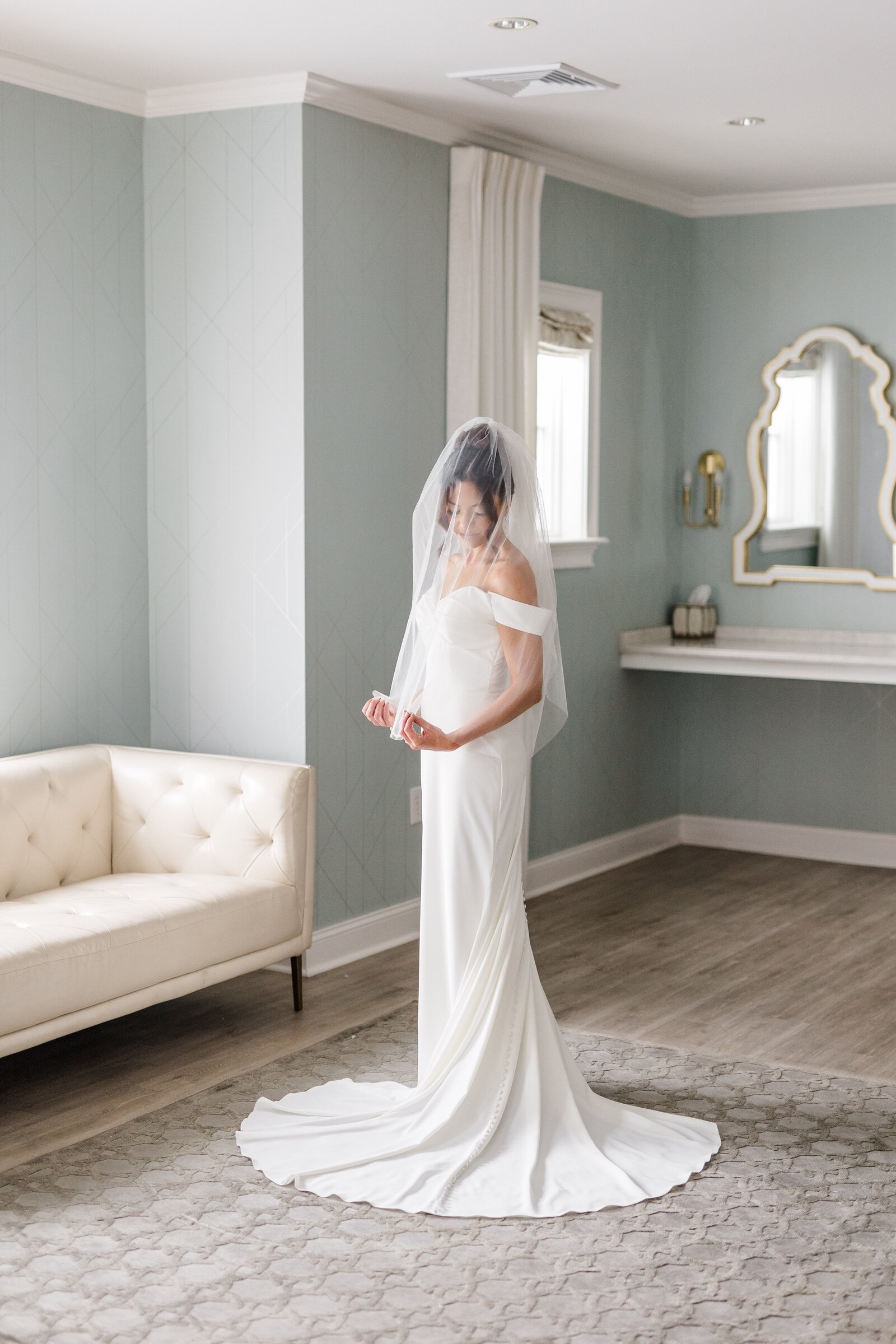 Quinn Wedding - Getting Ready - Lytle Photography Company (157 of 199)