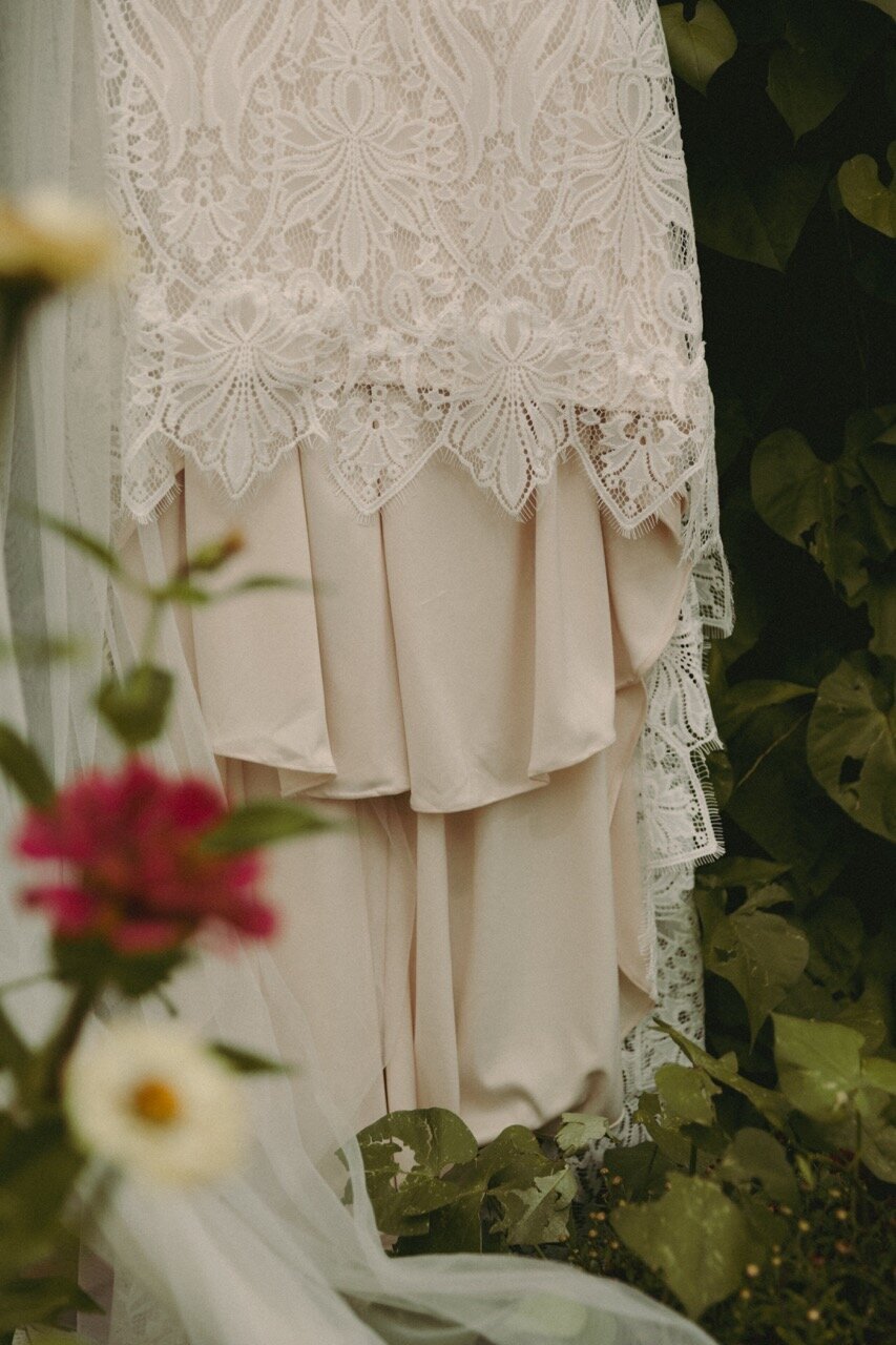 garden-wedding-dress-details