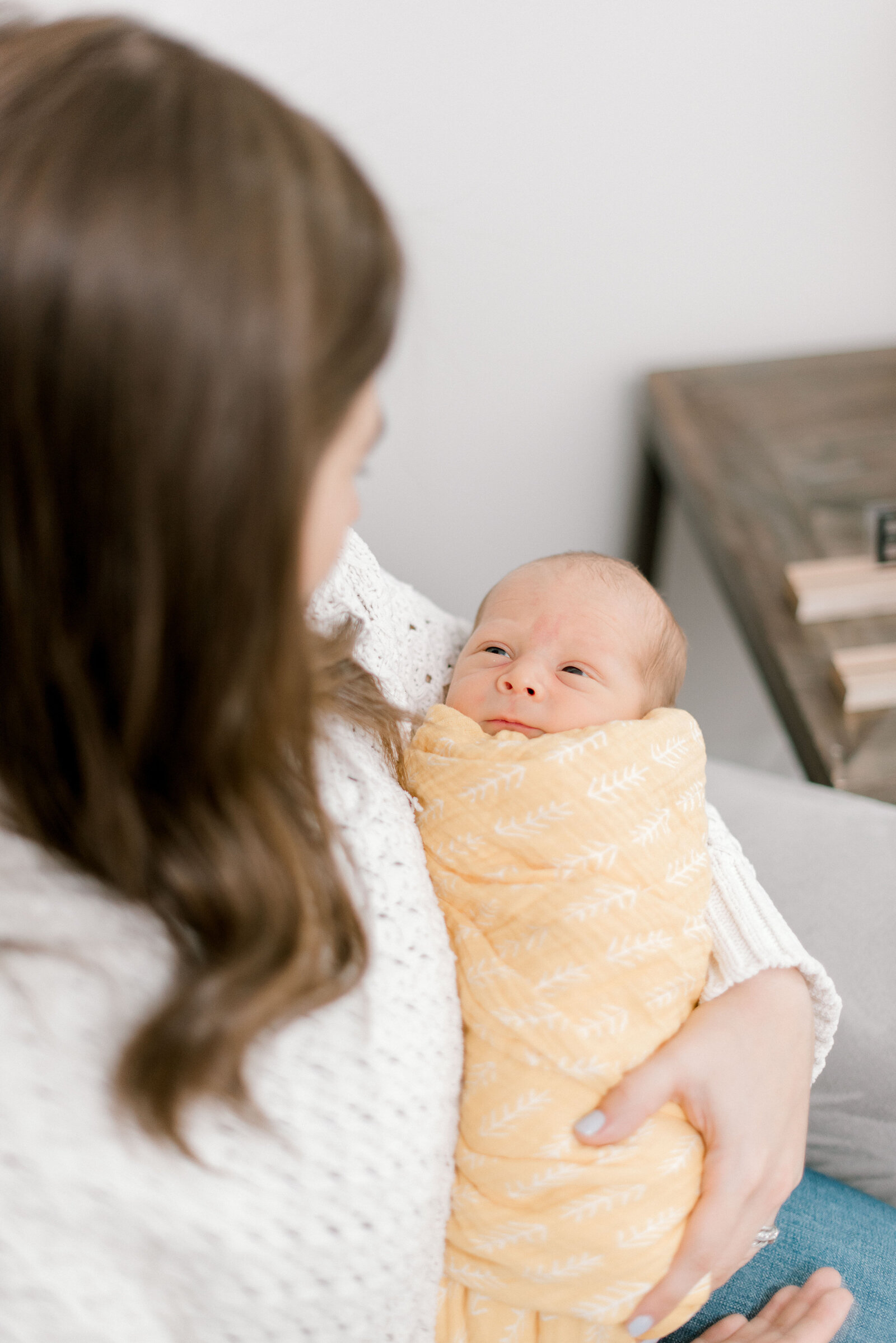 Charlotte-Newborn-Photographer-North-Carolina-Bright-and-Airy-Alyssa-Frost-Photography-In-Home-Family-Session-2