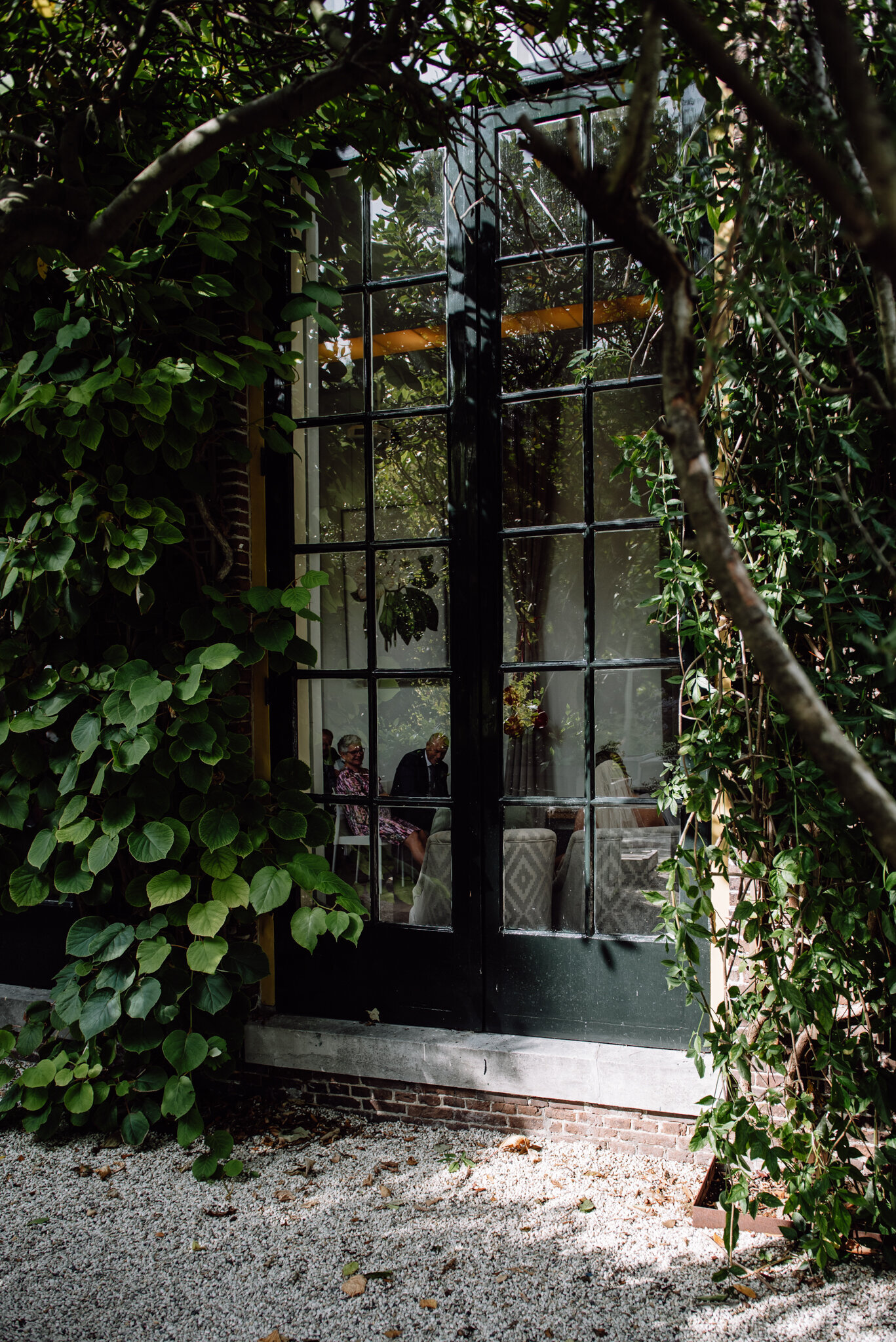 Bruidsfotograaf Leiden Hortus Botanicus natuur sfeer - Annick van Geel Fotografie -40