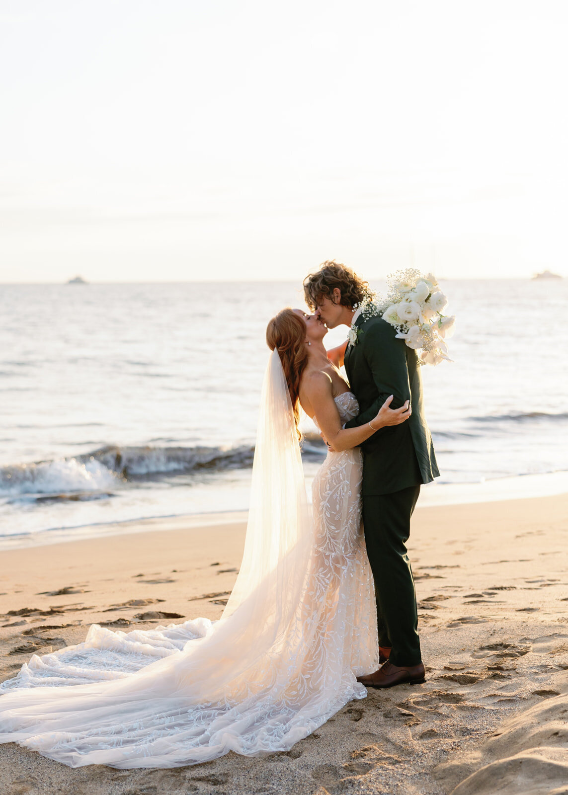 9.12-Sydney-John-Sugar-Beach-Maui-Wedding-744