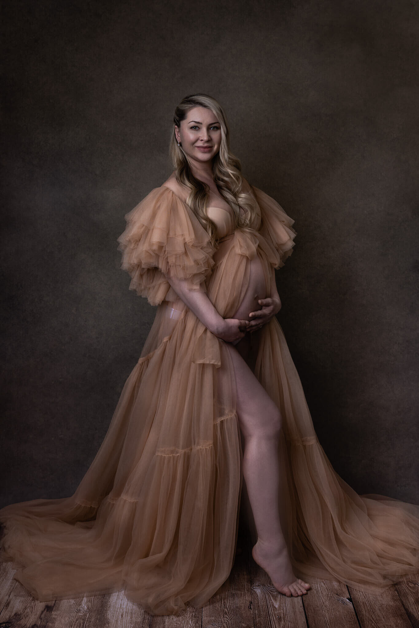 las-vegas-maternity-gown-portrait