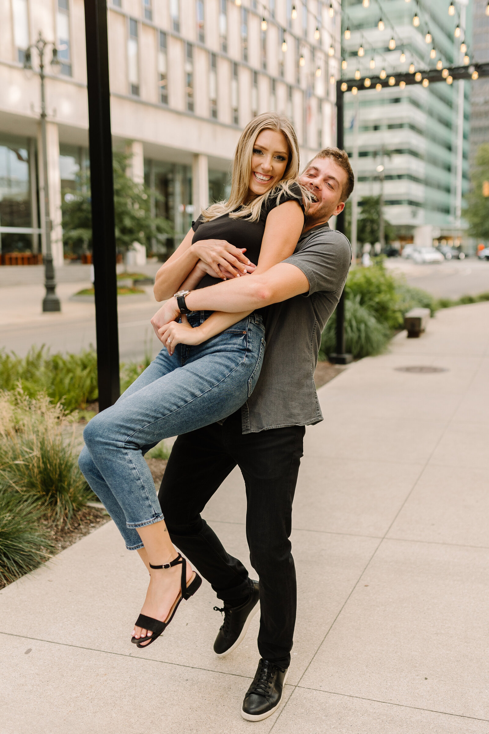 Kayla_Alex_Downtown_Detroit_DIA_Engagement-46