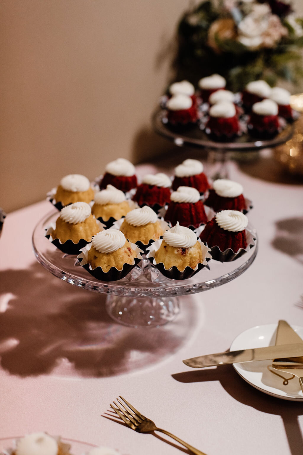 wedding-dessert-mini-bundt-cakes