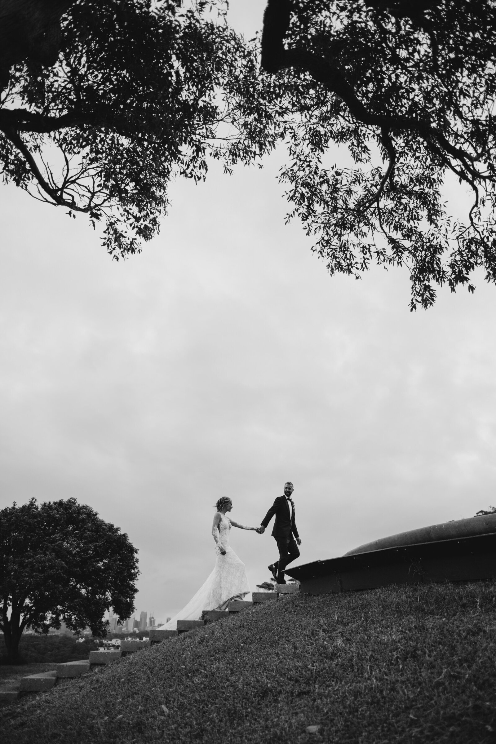 0141_Cafe_Montmartre_Candid_Wedding_Photographer