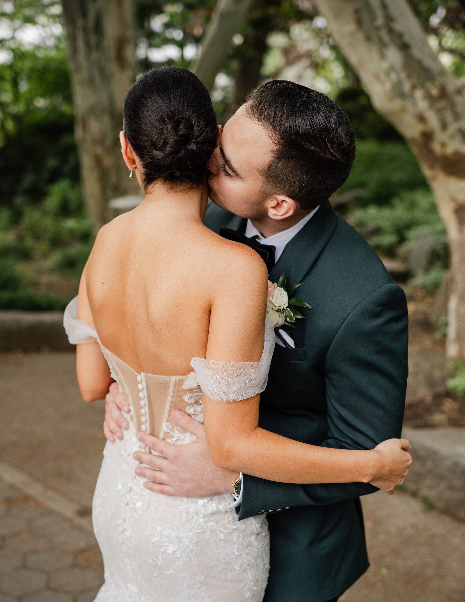 Avanti-Mansion-Buffalo-New-York-wedding-Brittany-Ford-Photography-Buffalo-New-York-Wedding-Photographer-mattdelilah-209