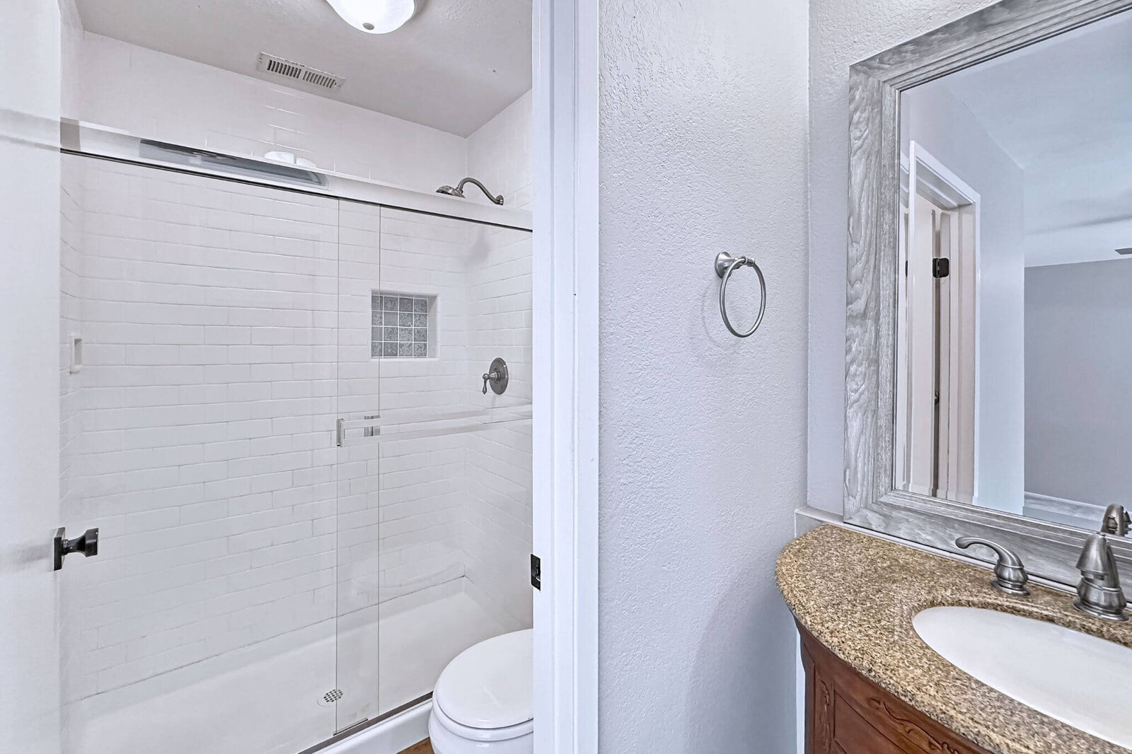 mls12_michael-jimenez-pacifica-real-estate-agent-homes-for-sale-primary-bathroom-redfin-top-realtor