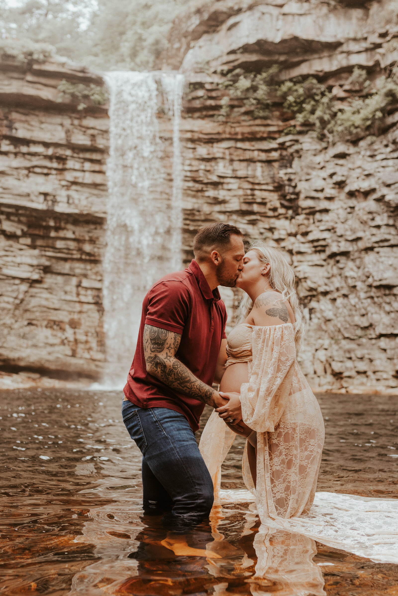 Maternity-photoshoot-minnewaska-ny-love-to-lems-photography (22)