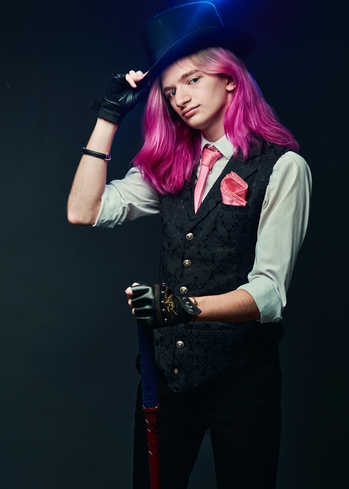 Creative Senior Picture Photographer Captures Unique Style With Top Hat In Portrait-41