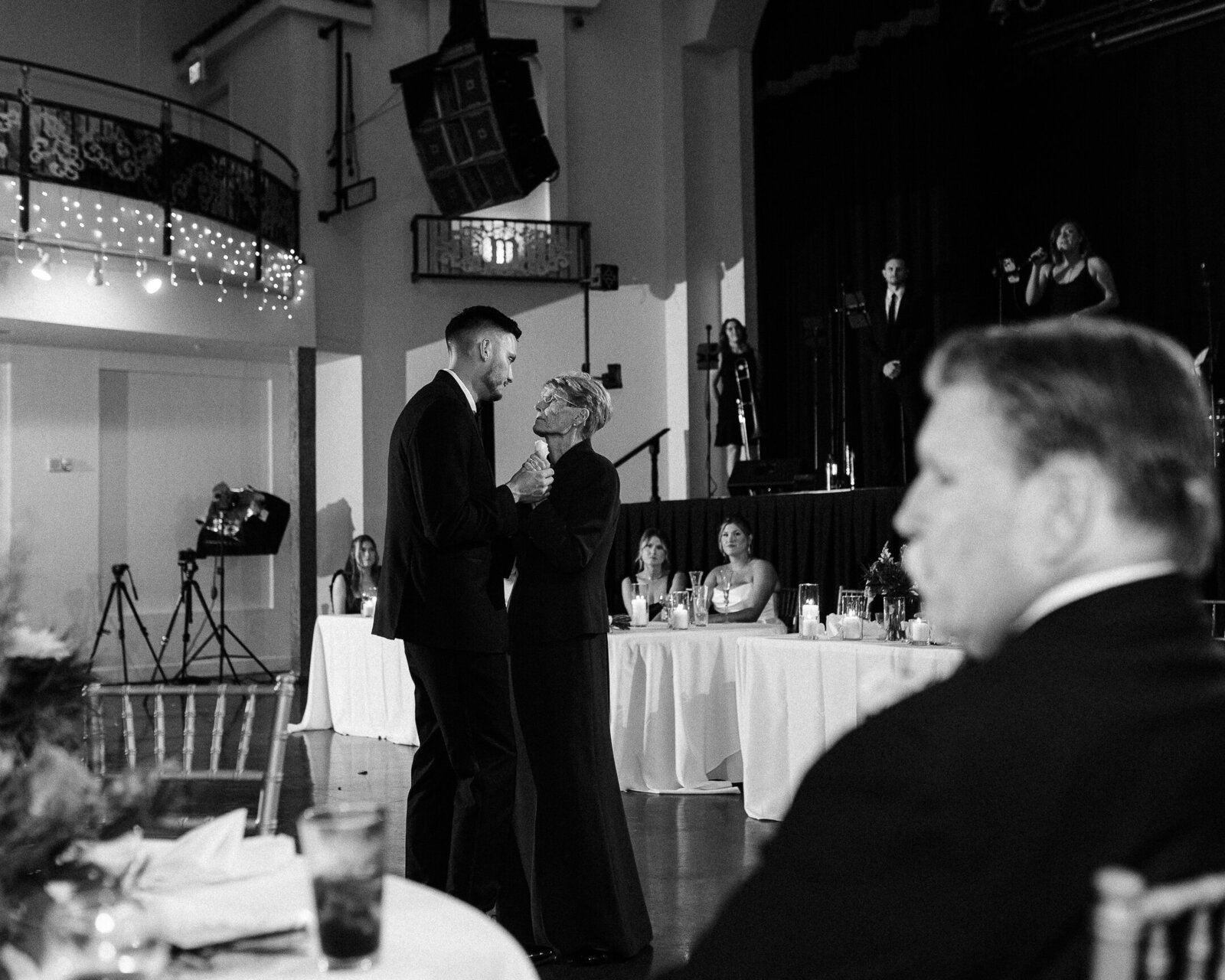 Corby Intercontinental Hotel Kansas City Wedding Plaza-257