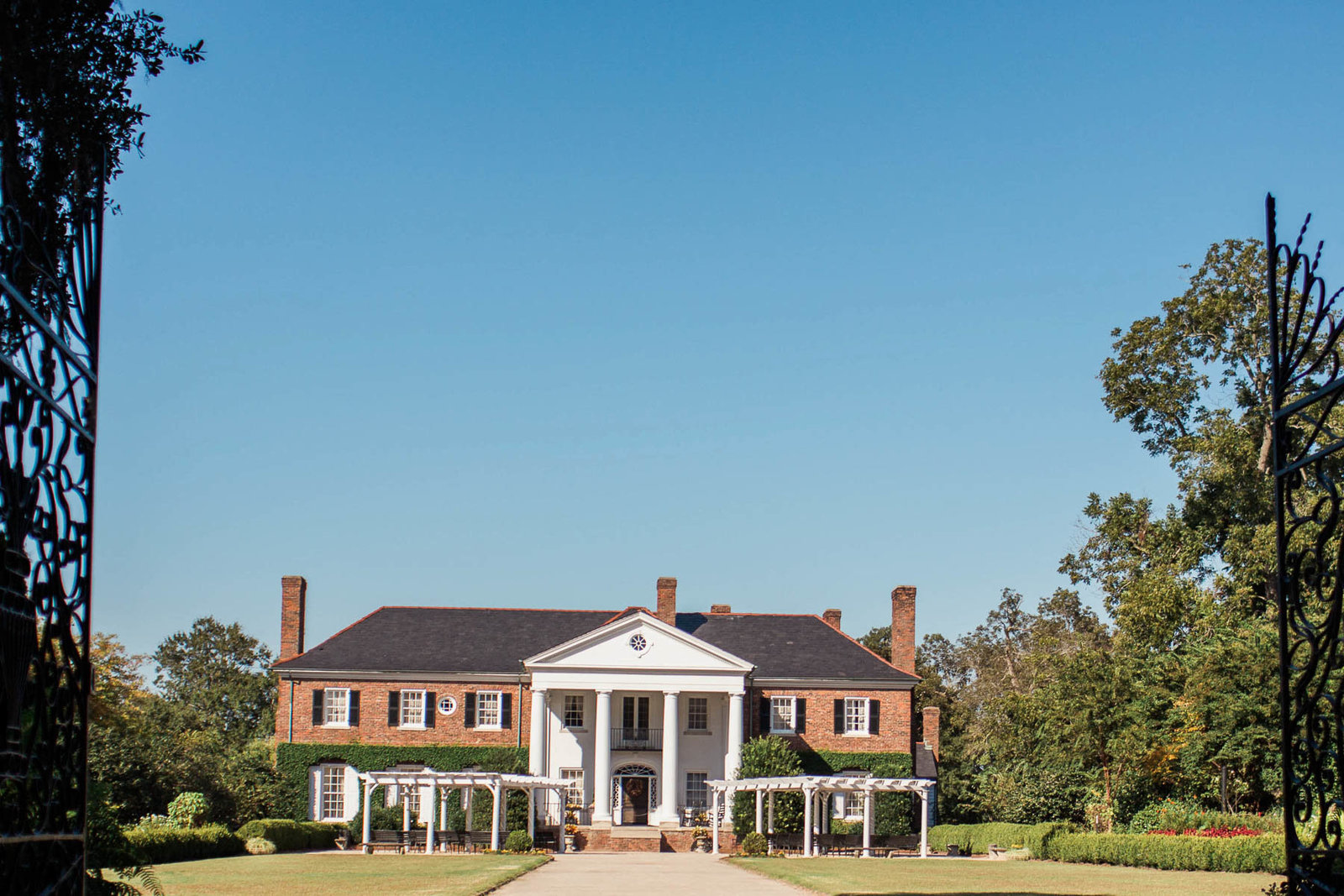Gates open to Boone Hall Plantation, Charleston, South Carolina