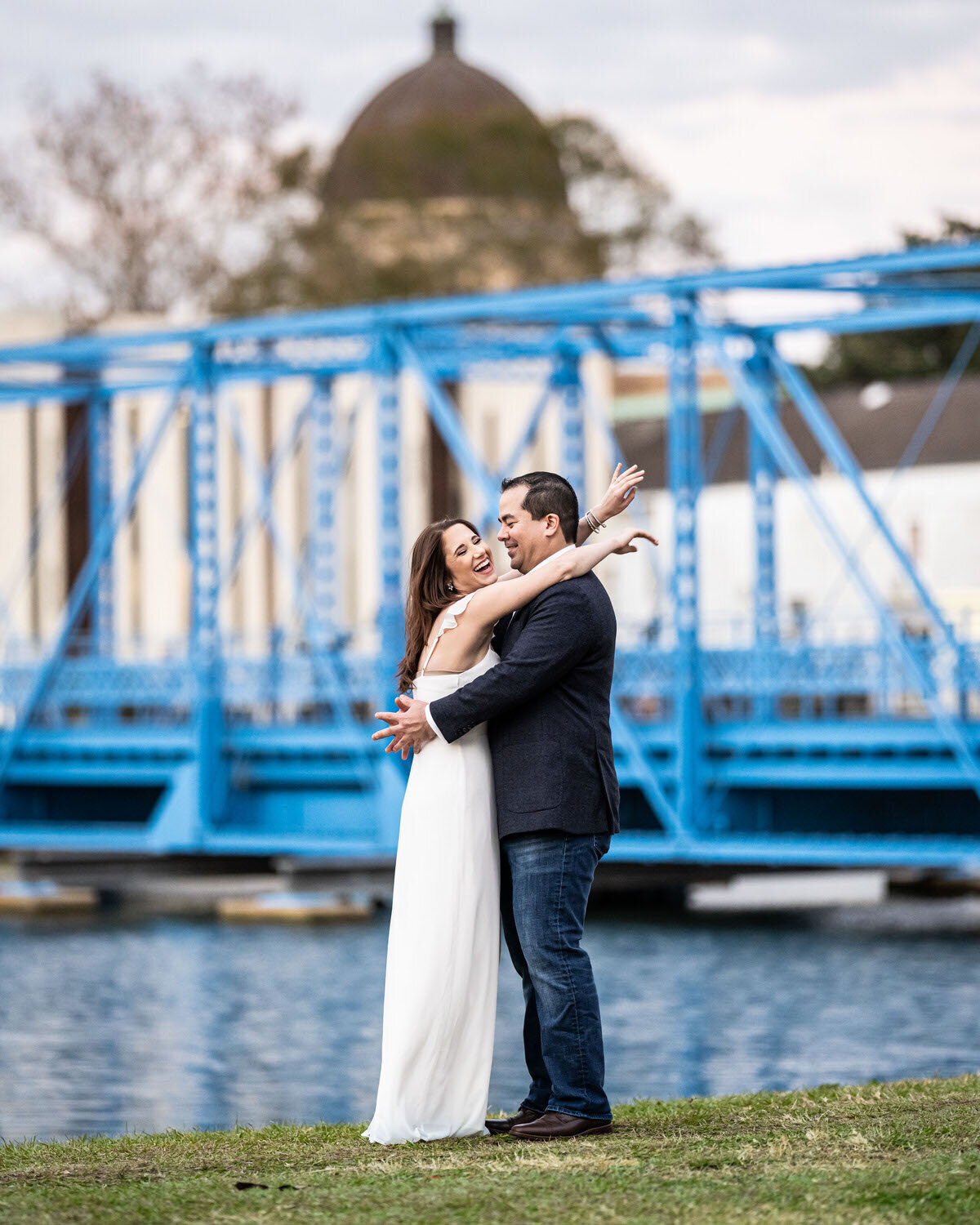 engagement-portrait-bridge-4x5