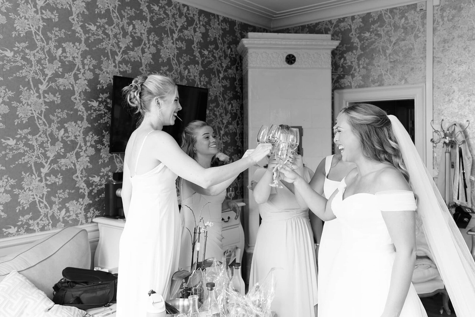 Destination Wedding Photographer in Stockholm Anna Lundgren Wedding at Ranas Slott _14