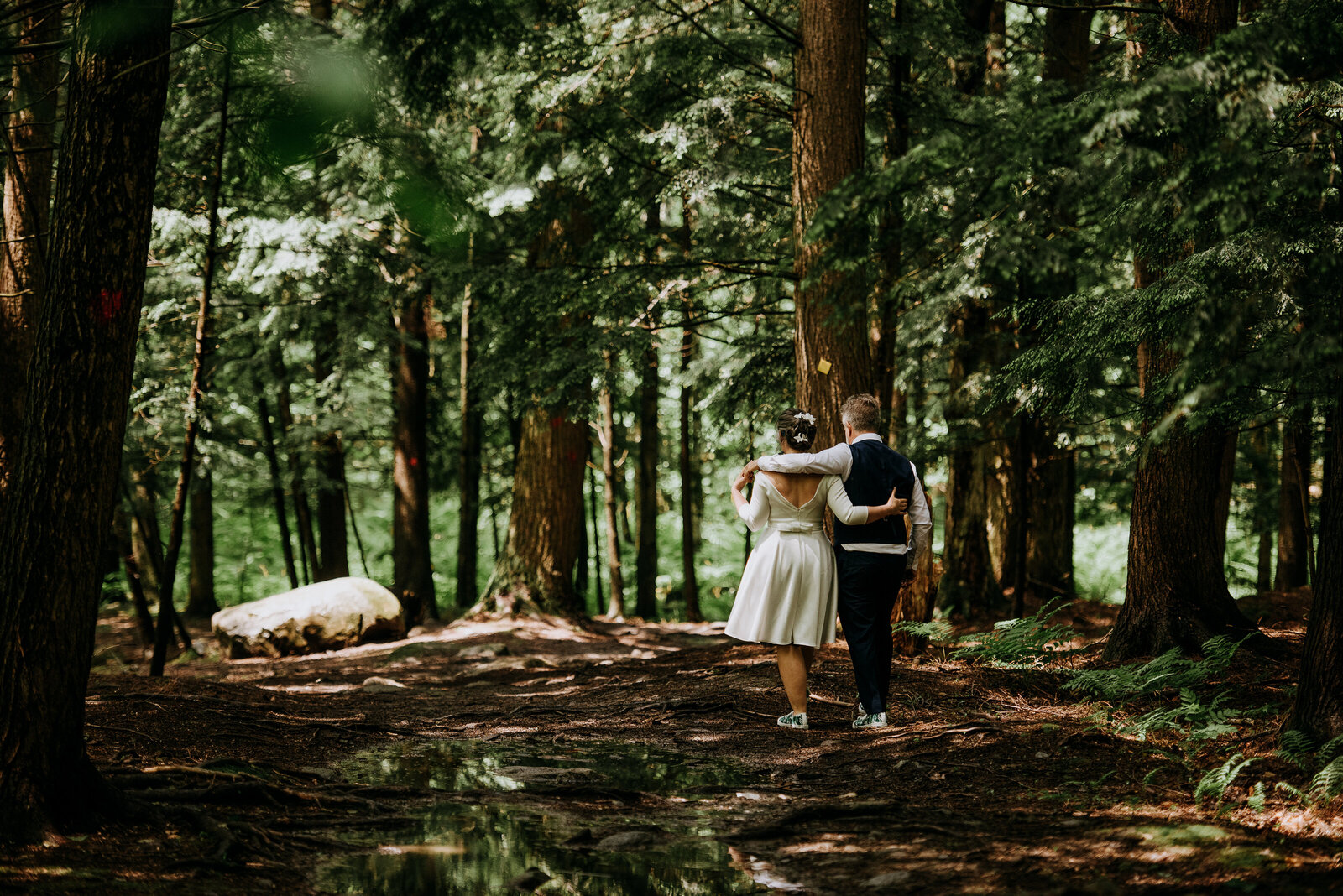 love-is-nord-estrie-photographe-mariage-intime-elopement-wedding-0001