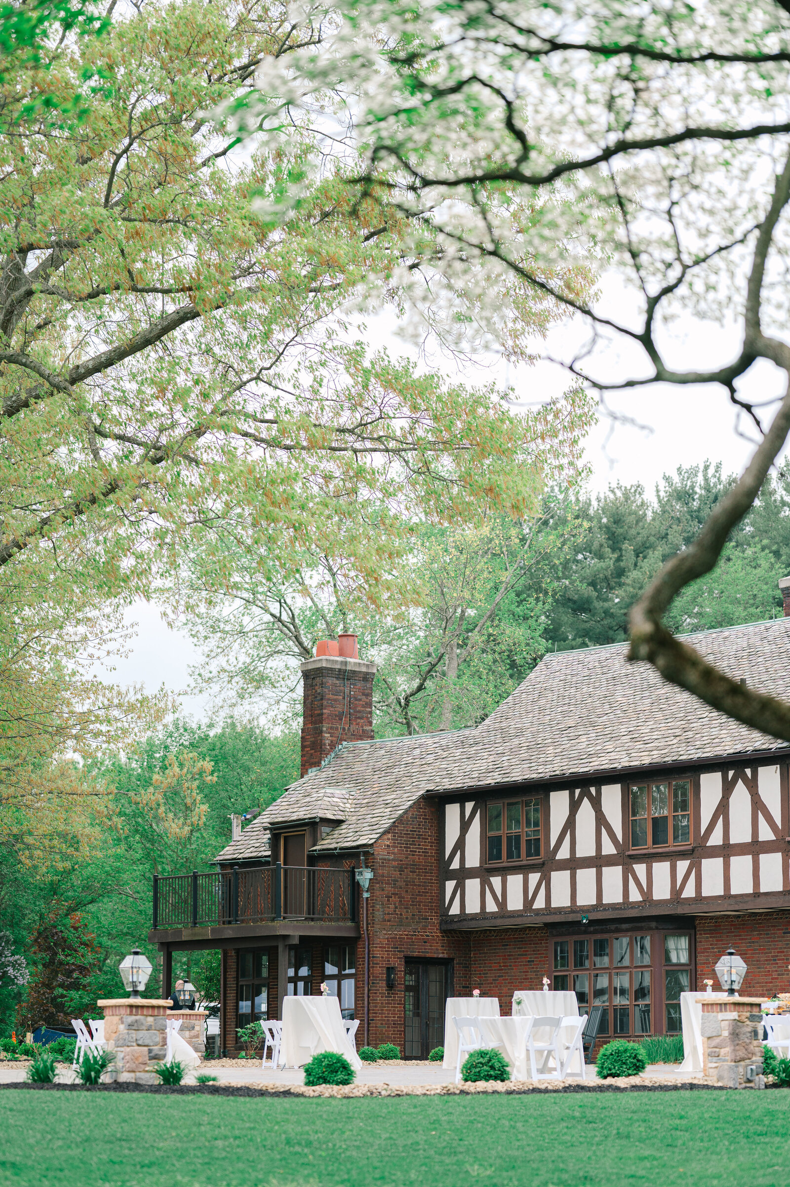 Tudor House at Mason's Cove Cock tail hour