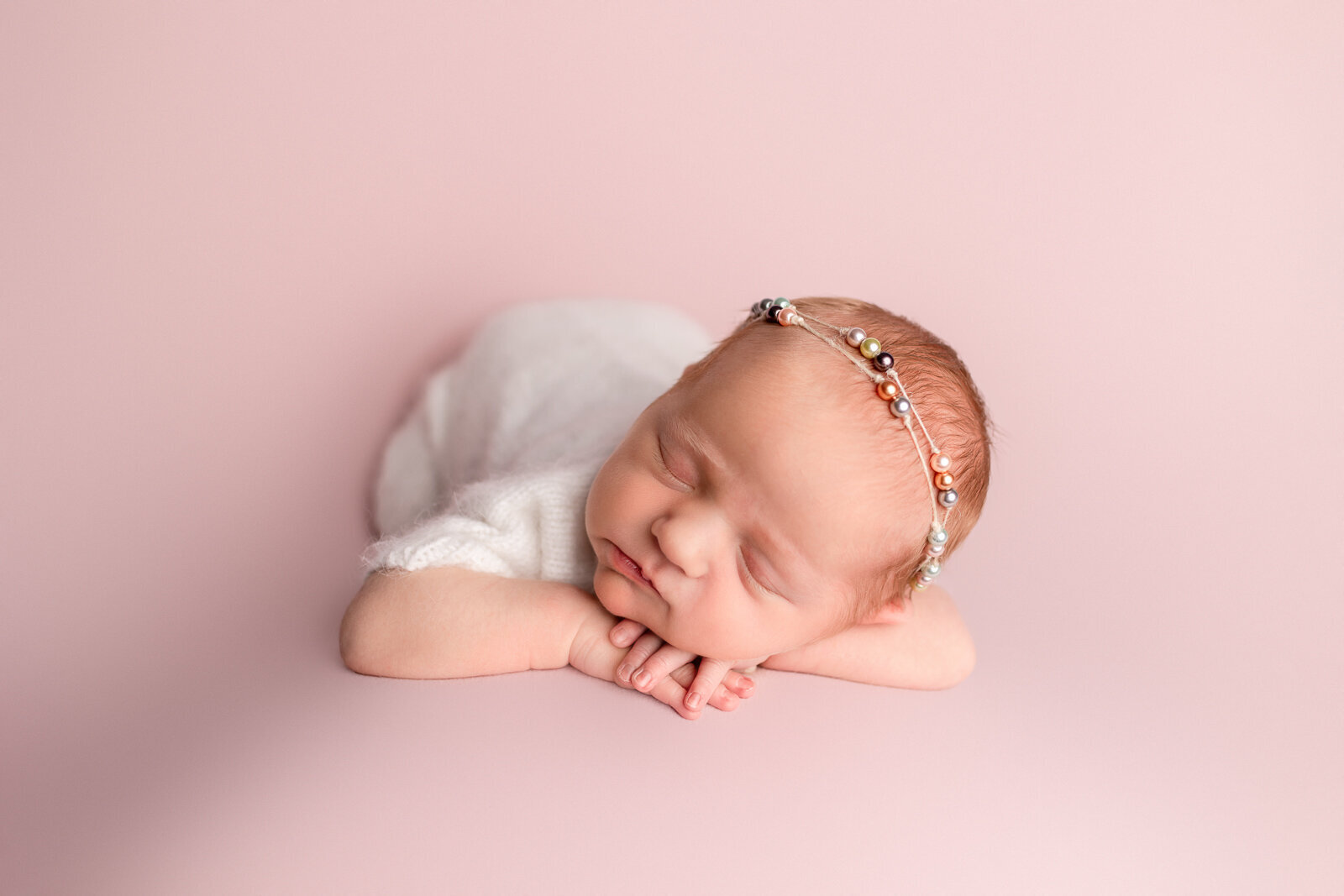 in-home-newborn-photography-session-baby-girl-Lexington-KY-photographer-4