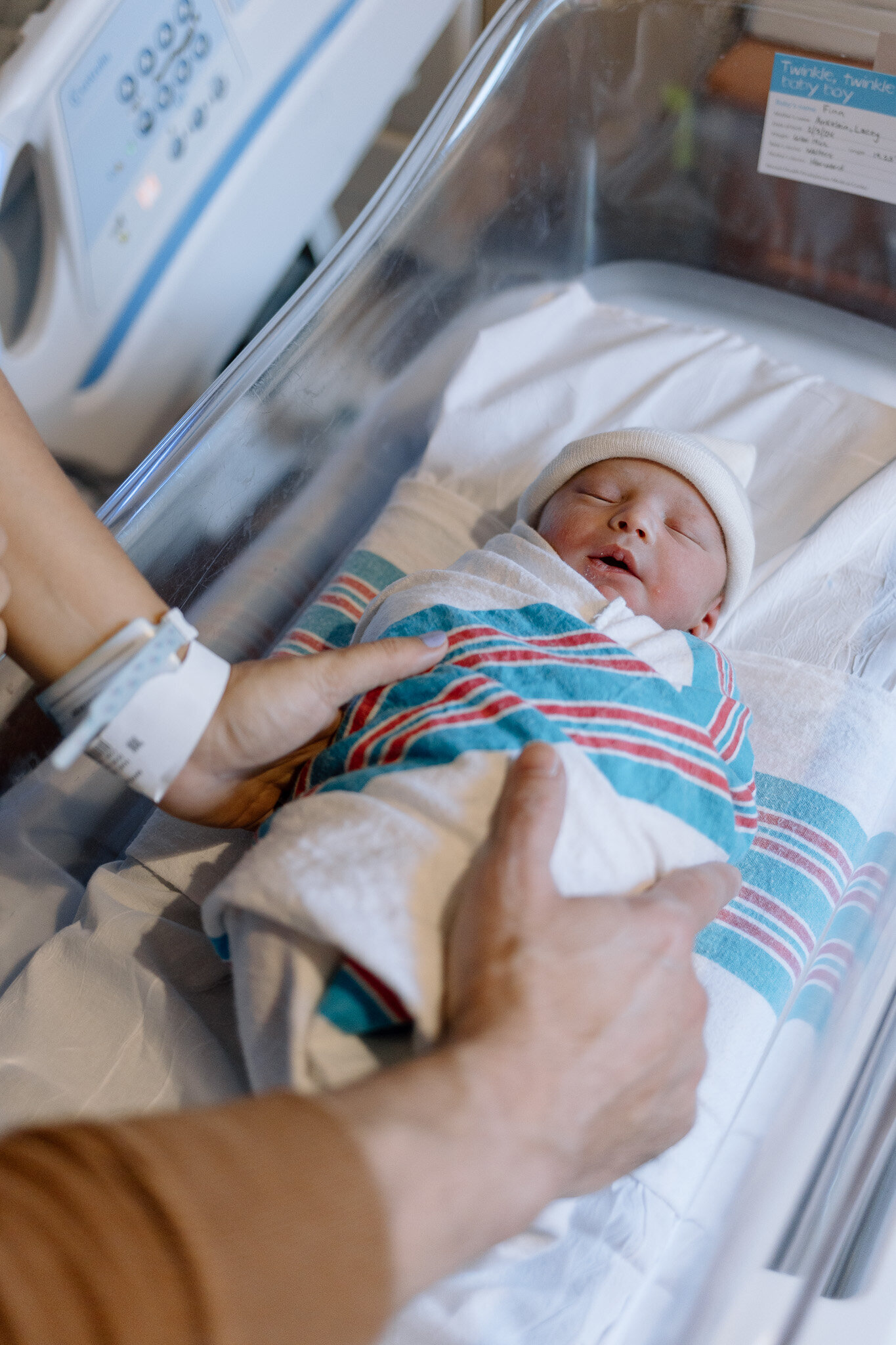 newborn-charlotte-hospital-novant-presbyterian-main-photos (3)