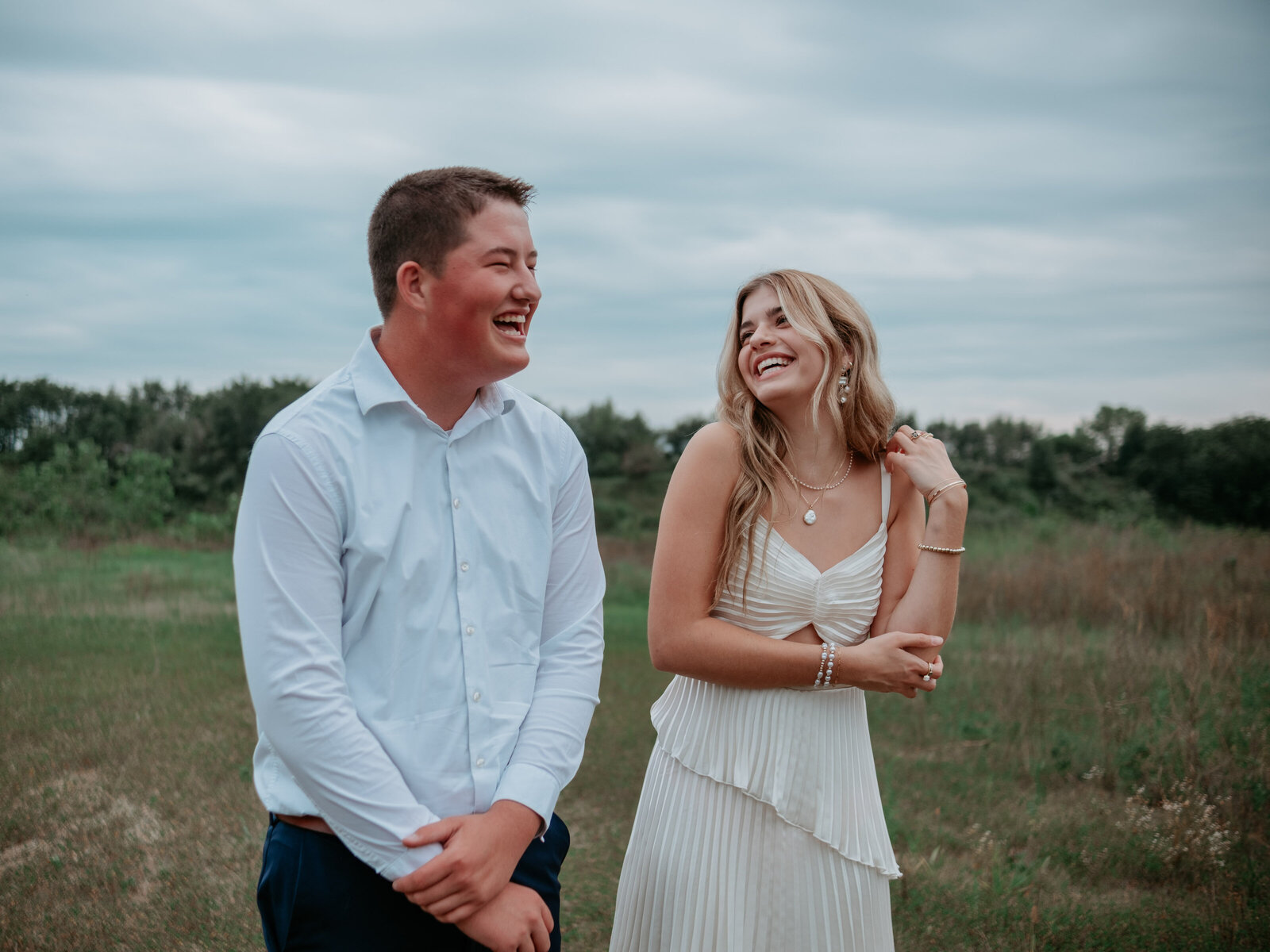 senior-photos-effingham-illinois-city-night-friends-15