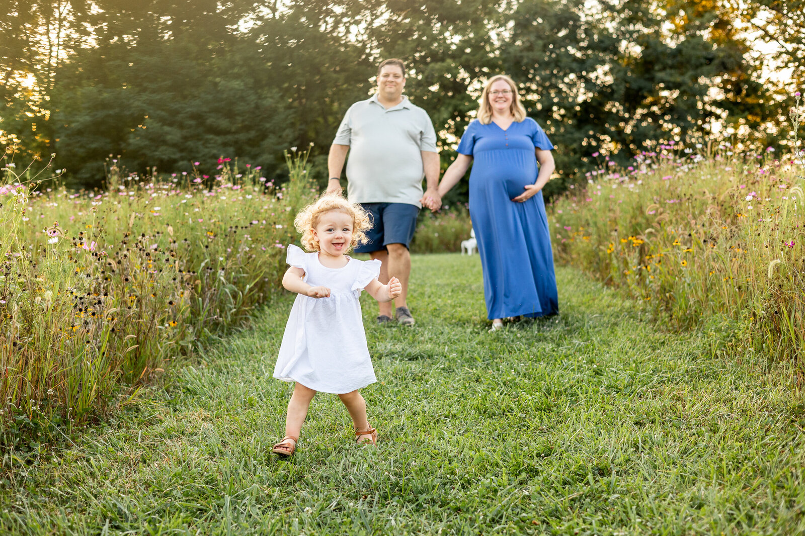 outdoor-maternity-photography-session-Middle-Spring-Farm-Frankfort-KY-photographer-4