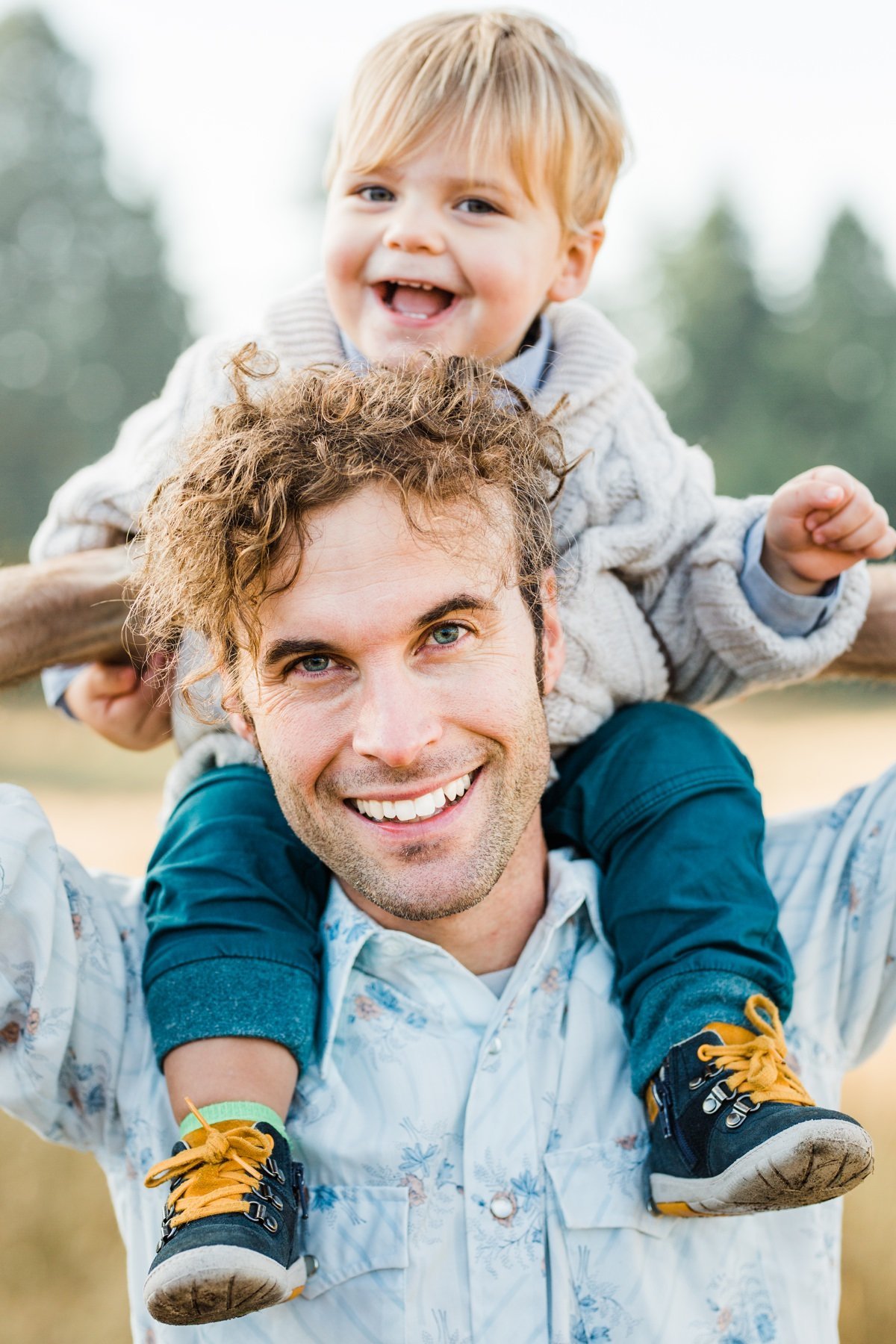 best-seattle-lifestyle-family-photographer-natural-authentic-posing-4051_1200