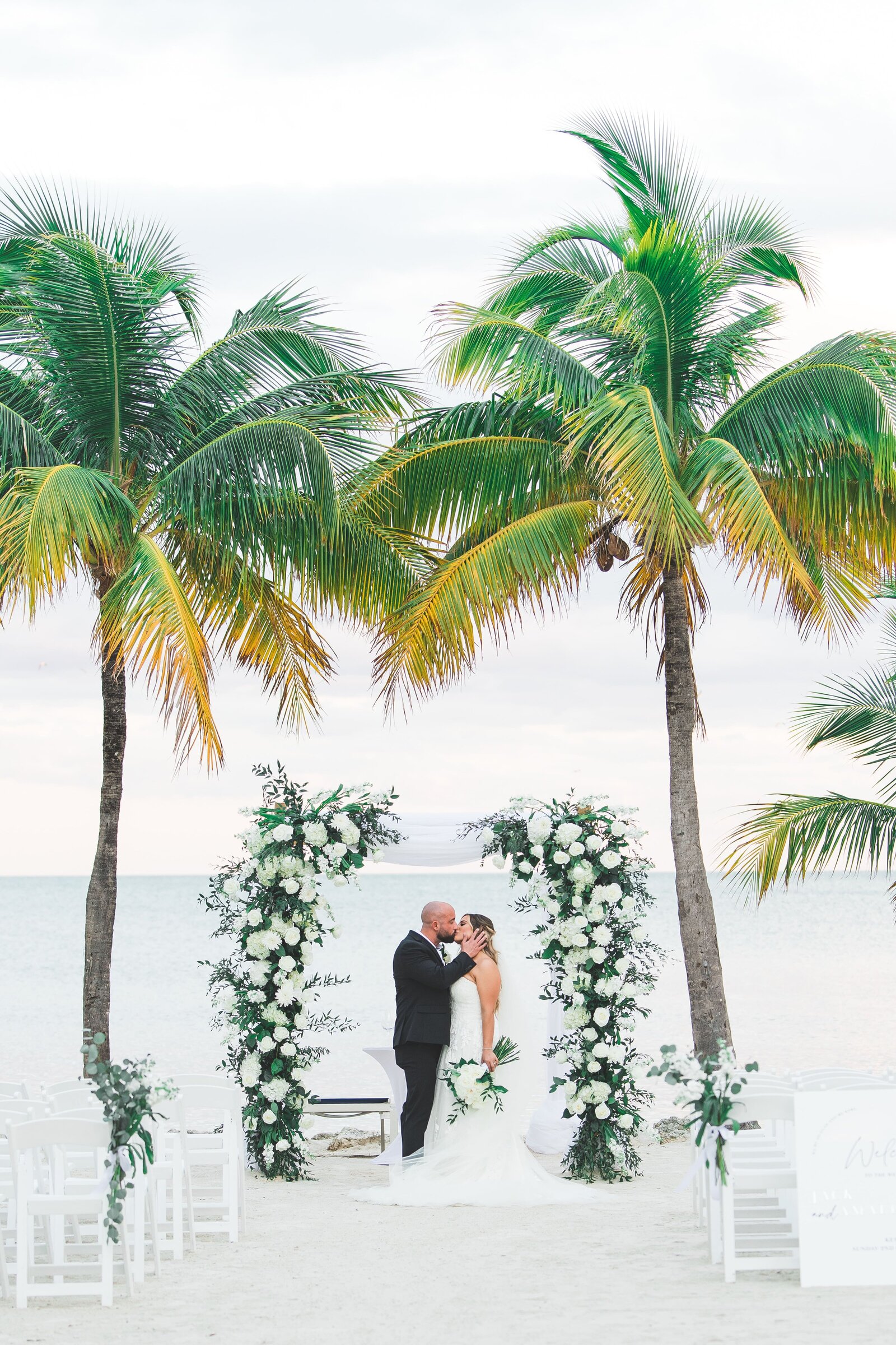 AMALIA AND JACK - JANNETTE DELLANOS PHOTOGRAPHY - ISLAMORADA WEDDING  PLANNER - WEDDING PLANNING - FLORIDA KEYS WEDDING - ISLAND WEDDING - BEACH WEDDING - JEWISH WEDDING-min