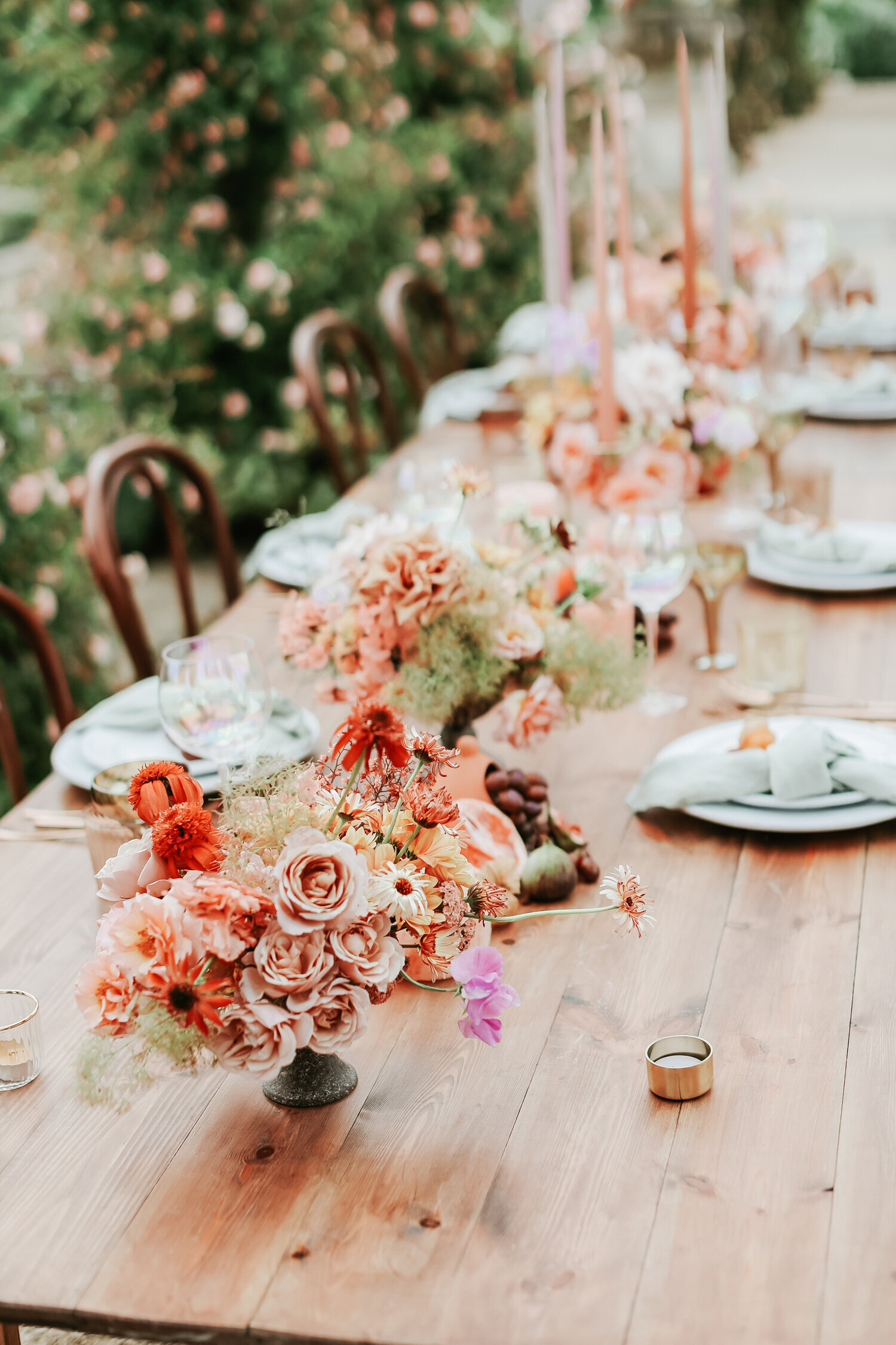 Euridge-Manor-wedding-peach-and-gold-flowers