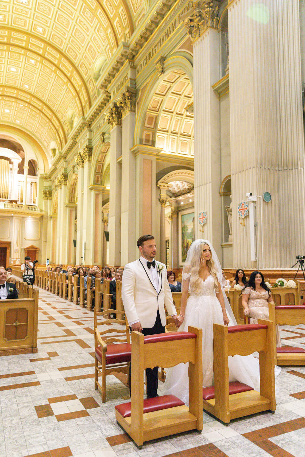 Cathédrale Marie-Reine-du-Monde Wedding_montreal best wedding photographer | luxury moment photography-8268