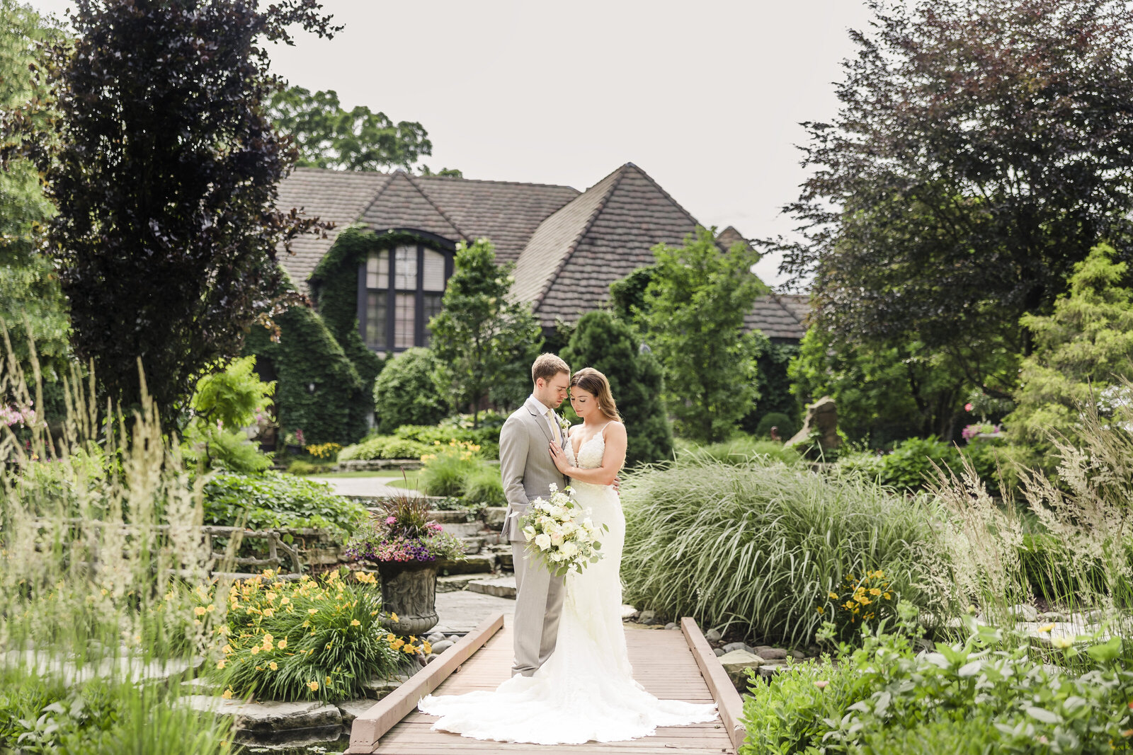 Bride and groom embrace at the Monte Bello estate wedding venue in Lemont, Illinois