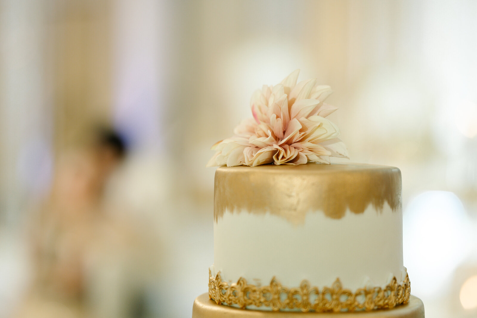 Dallas-desi-wedding-cake-details