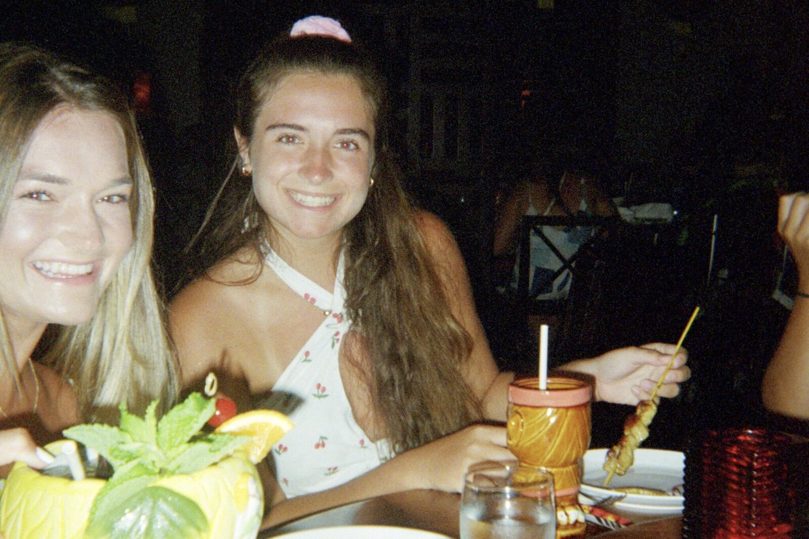 BAHAMAS C+IZZY @ DINNER