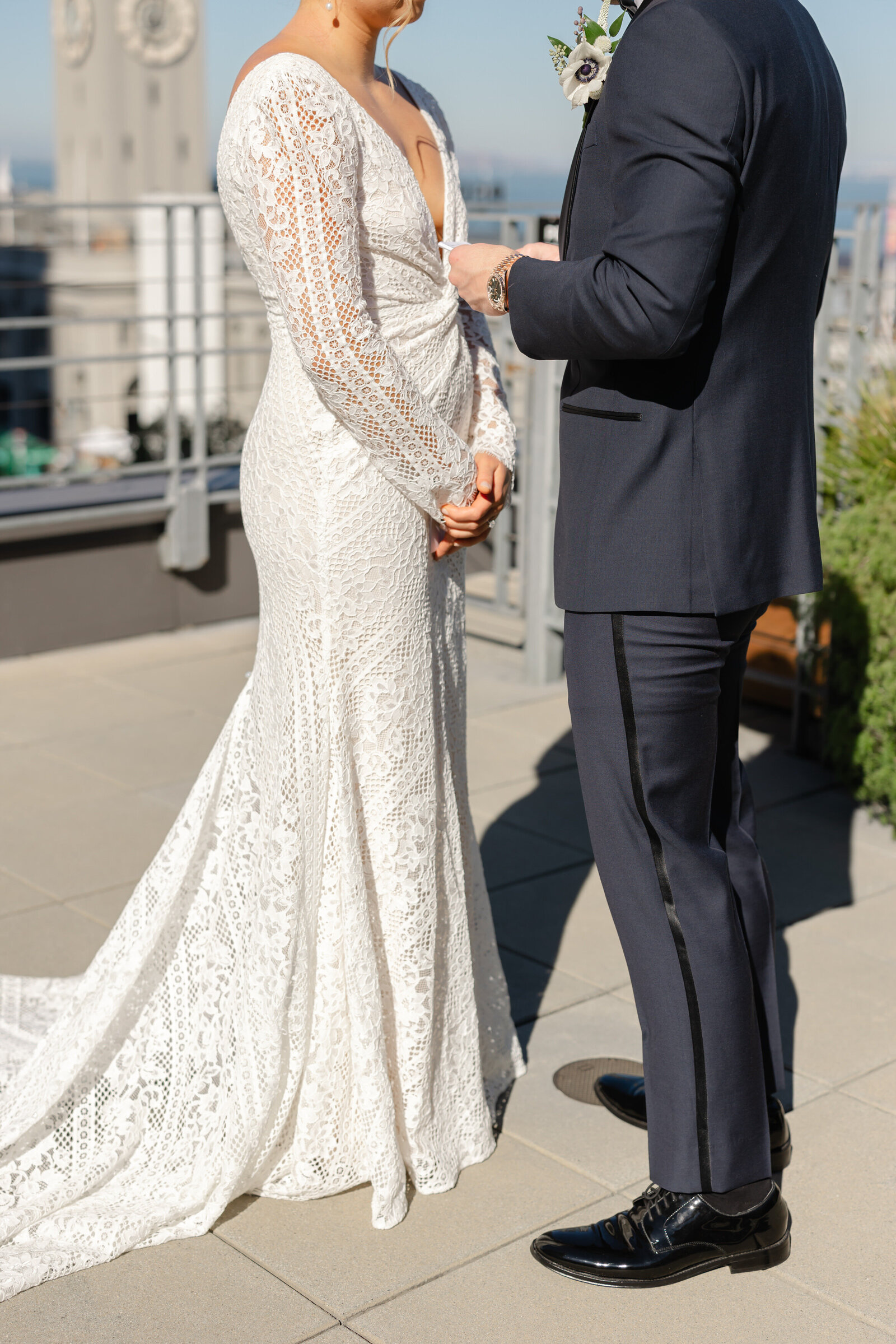 Black-white-green-modern-wedding-26
