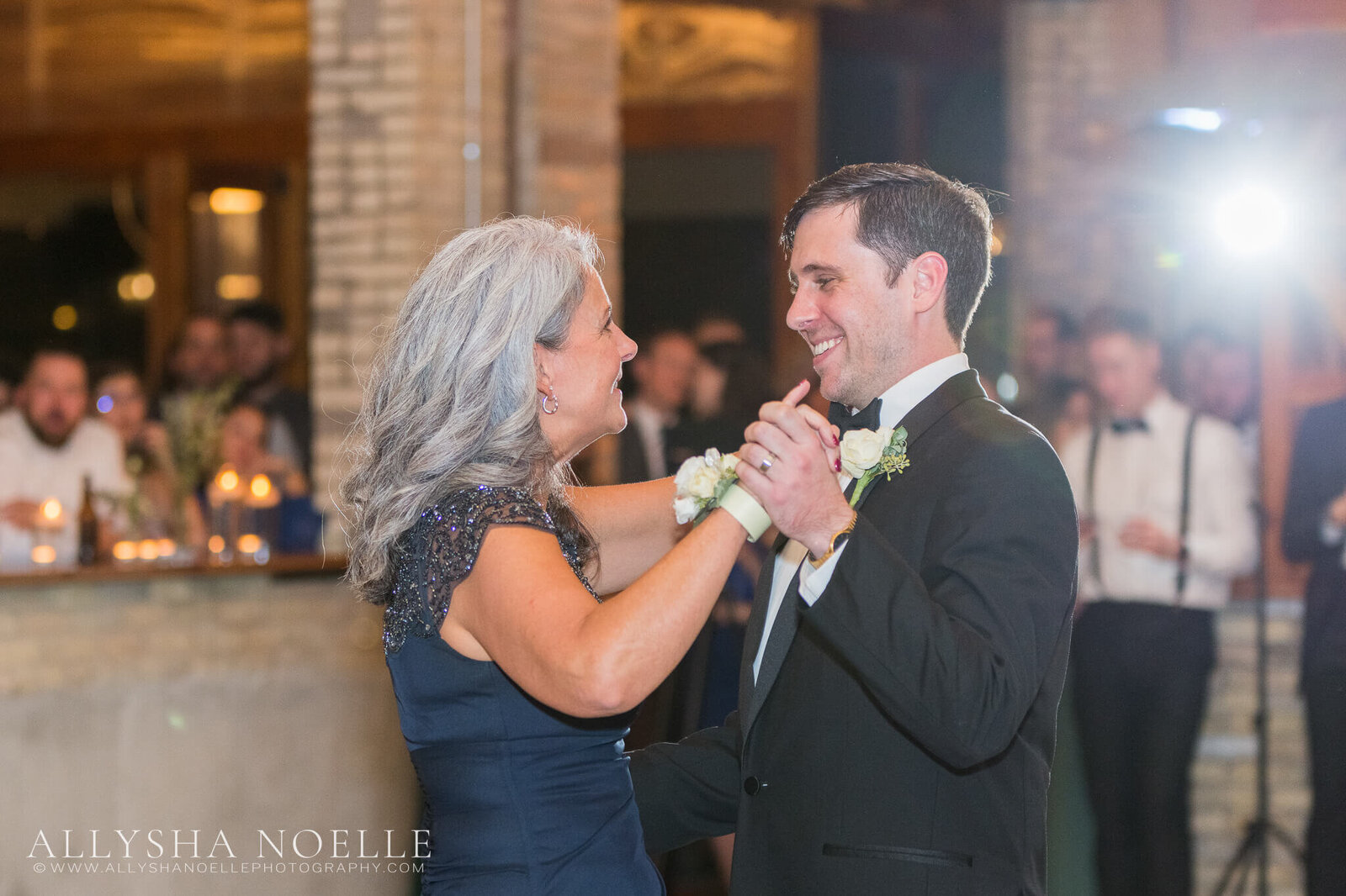 Wedding-at-The-Factory-on-Barclay-in-Milwaukee-1095