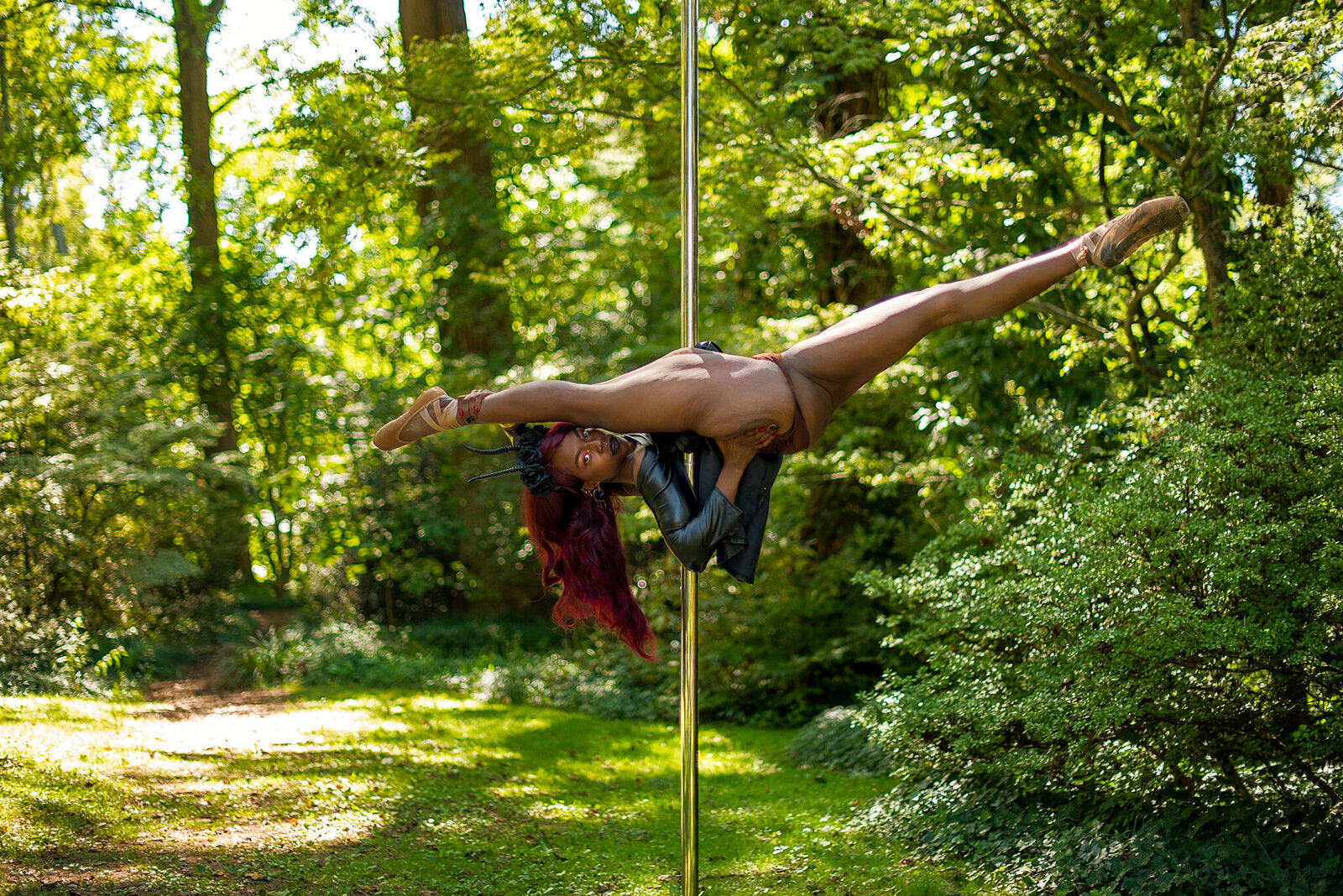 Snapzbytie - Flying in the Forest Pole Photoshoot - Central Maryland