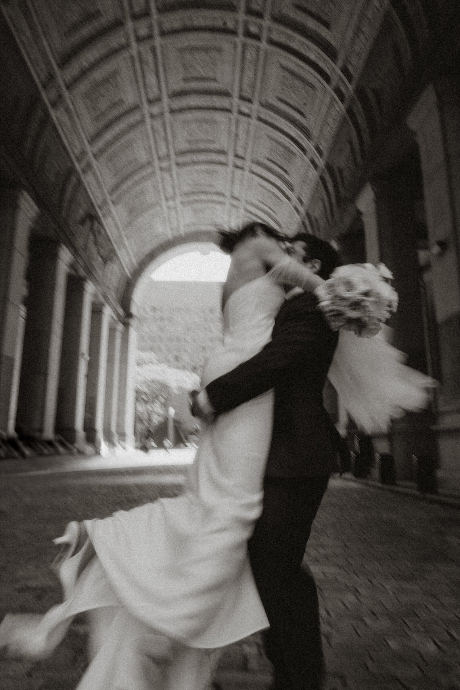 contemporary-elopement-summer-new-york-city