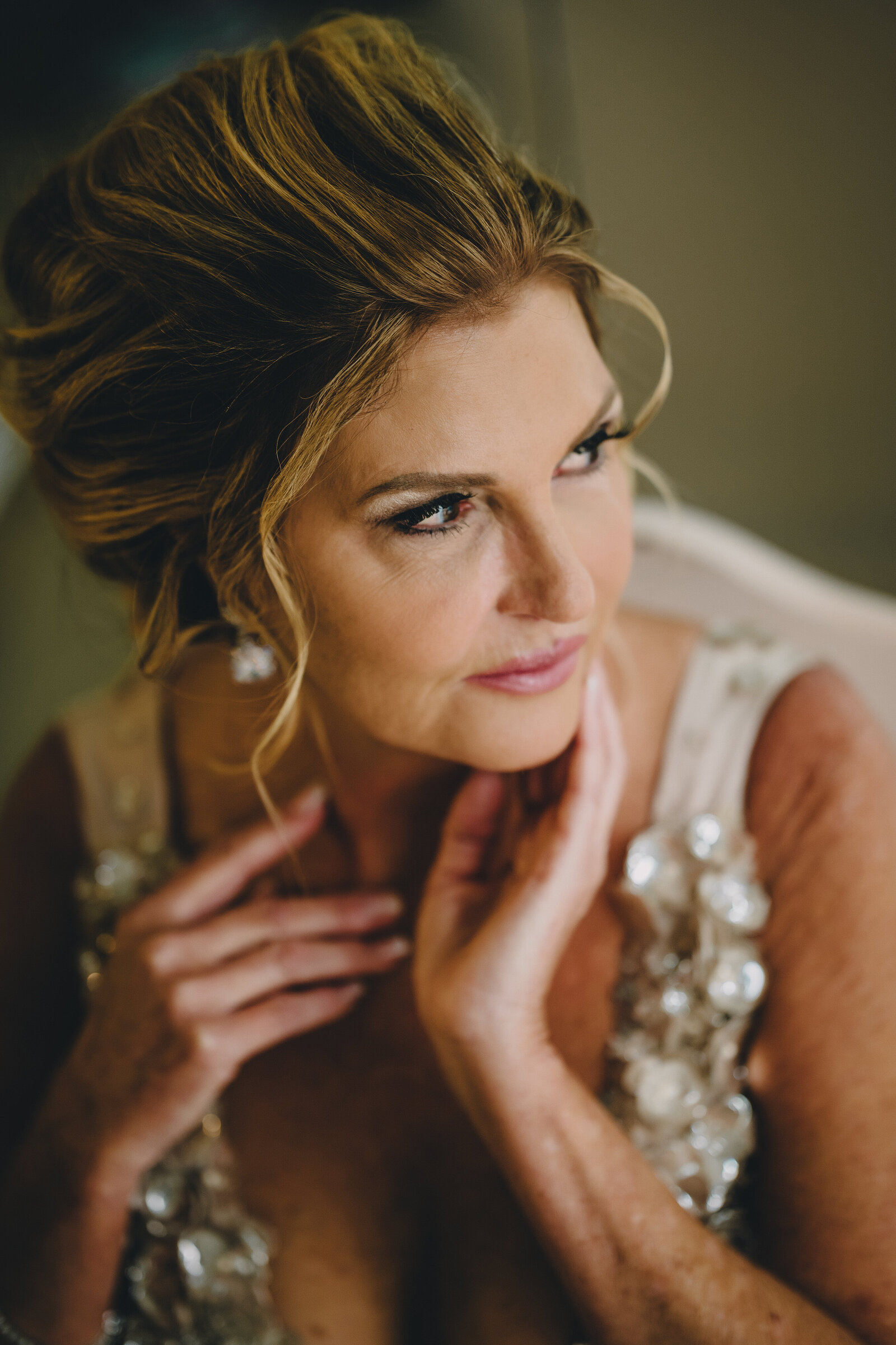 02-getting ready bride-196