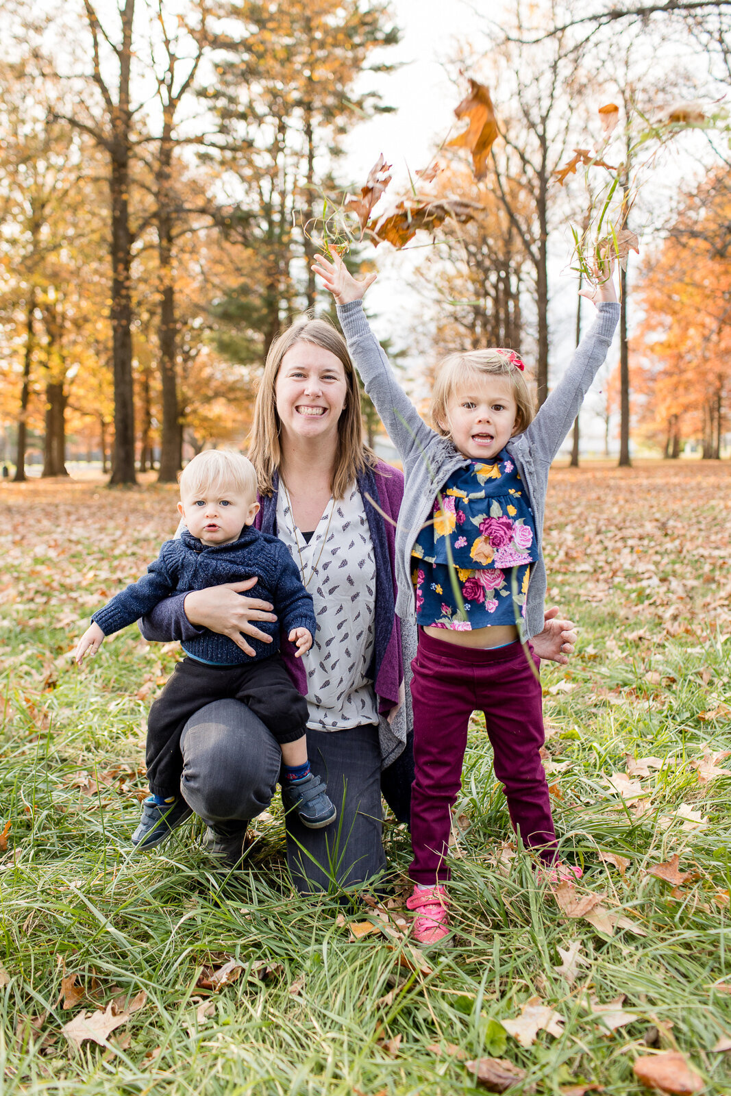 outdoor_extended_family_lifestyle_photography_session_Frankfort_KY_photographer_fall-5