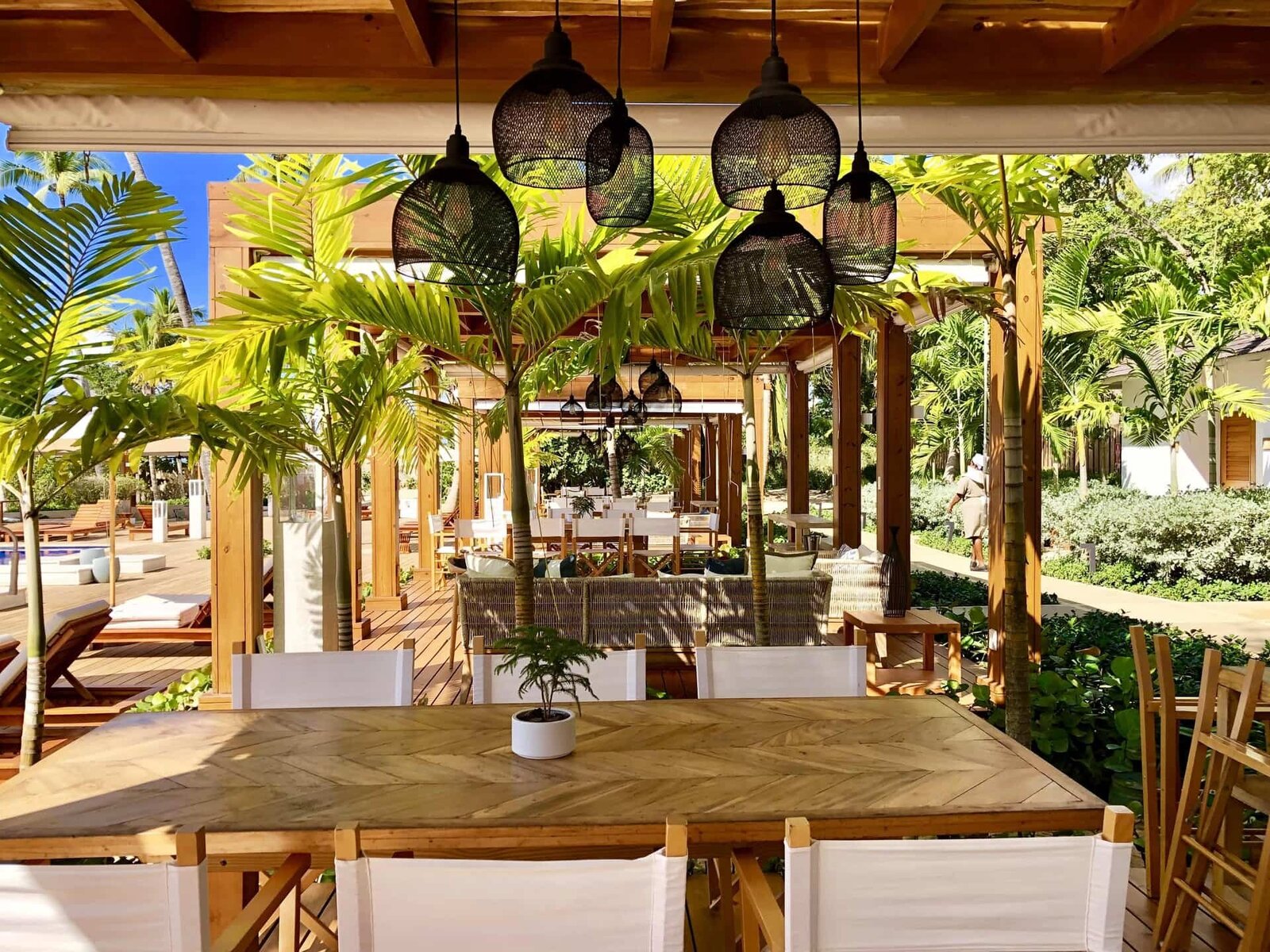 minitas-beach-club-restaurant