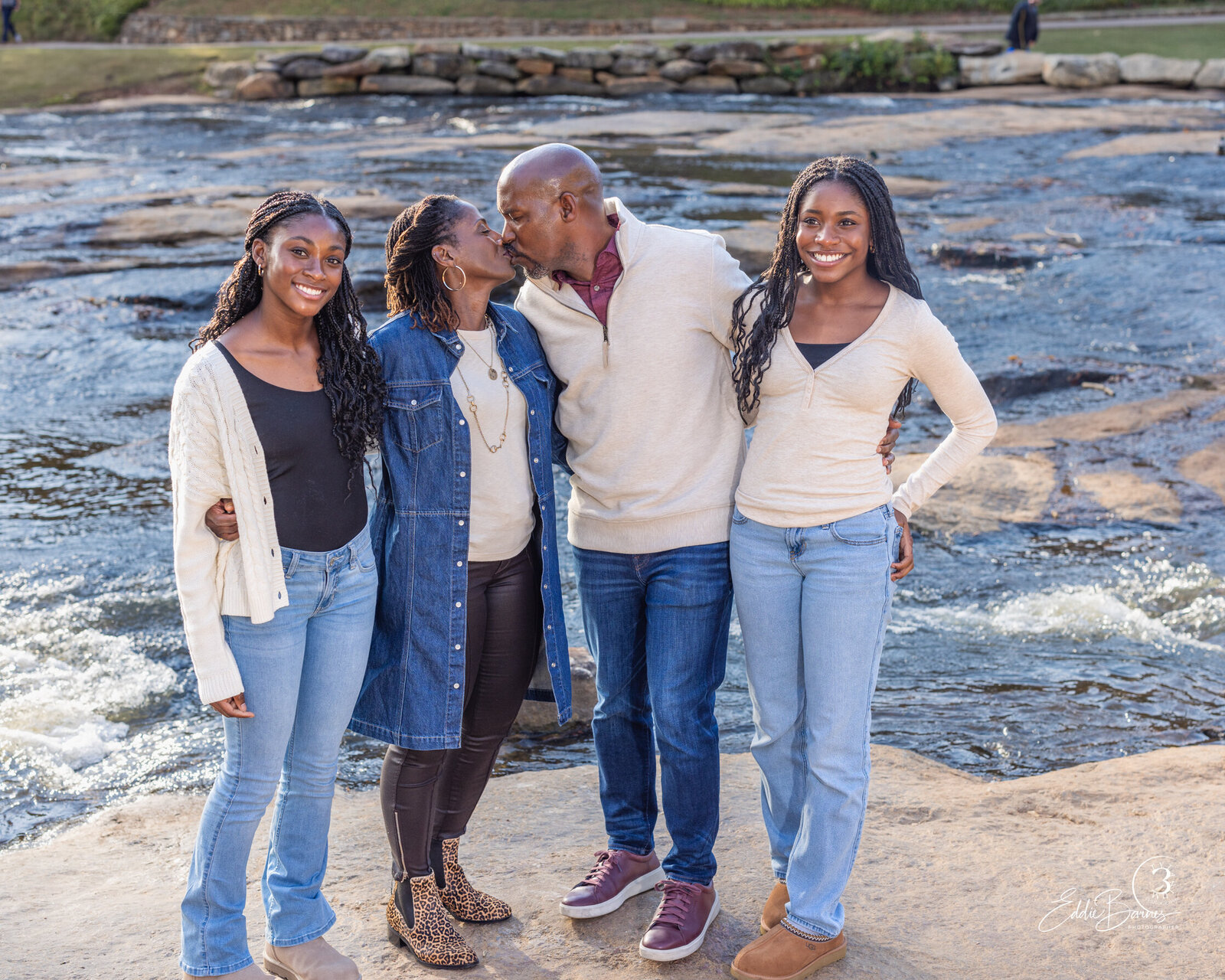 apturing the essence of family in every shot.