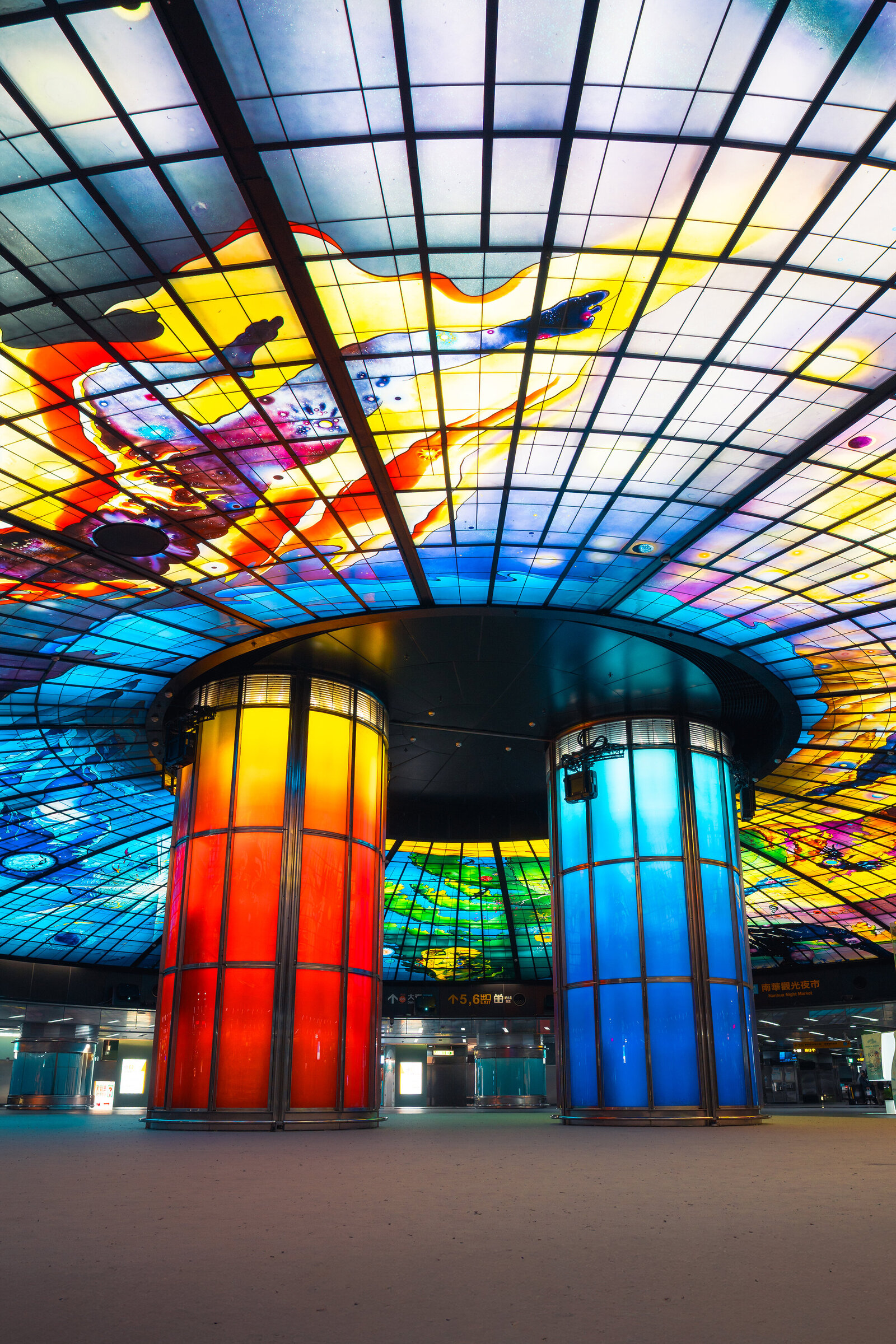 Formosa-station-kaohsiung-travel-photographer-erin-donahue-photography-niredonahue